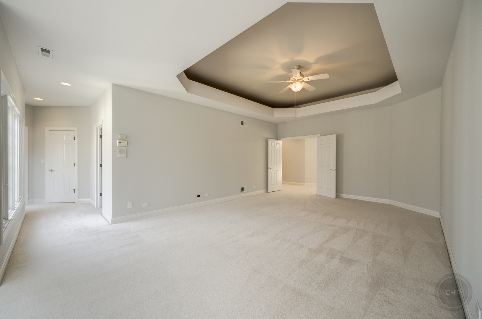 8S320 Hampton Circle