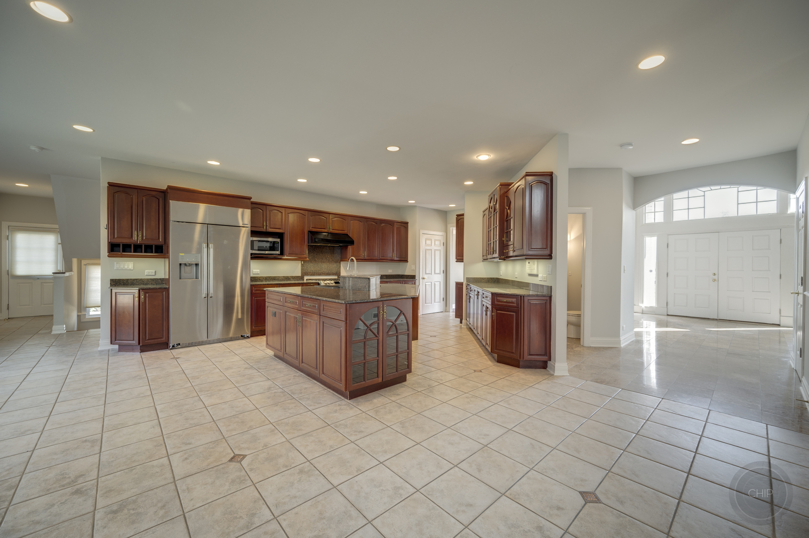 8S320 Hampton Circle