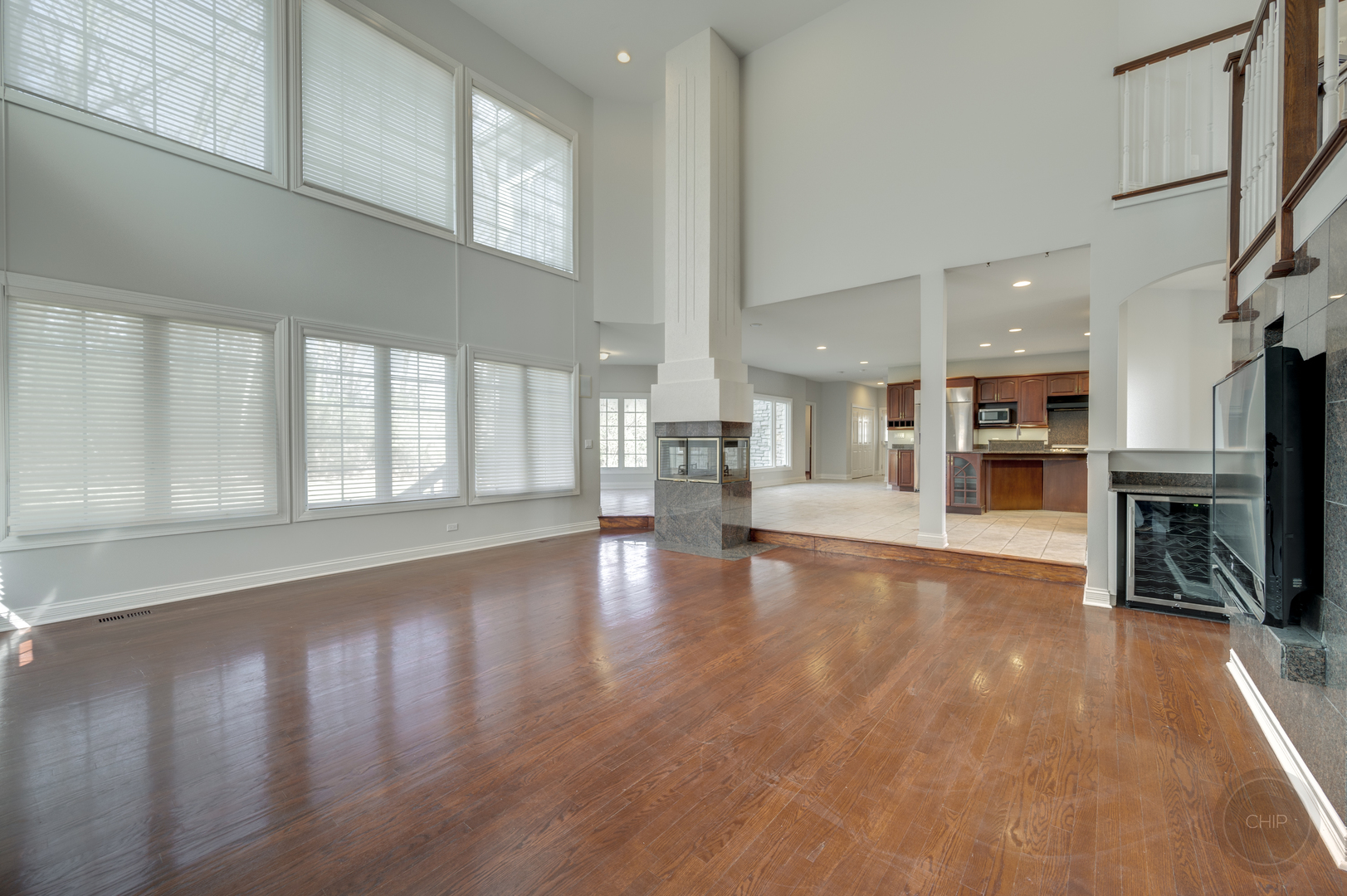 8S320 Hampton Circle