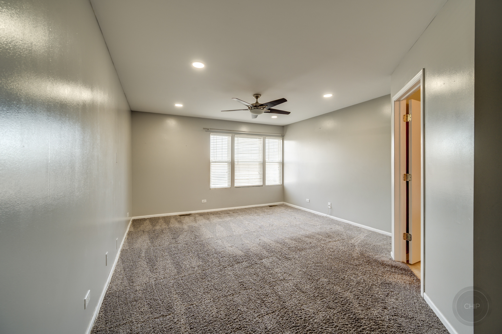 4055 Blackstone Drive Unit: 4055