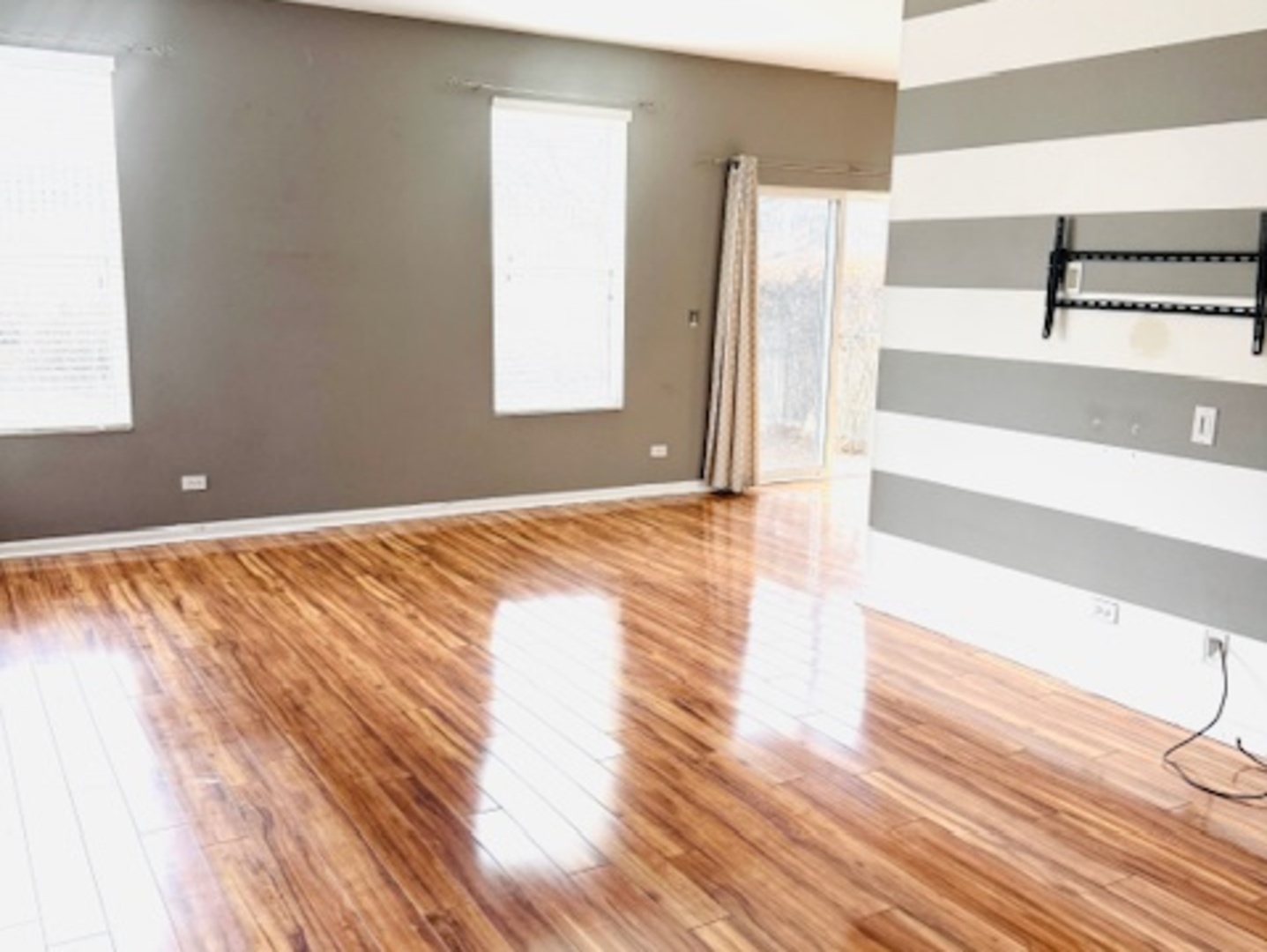 4055 Blackstone Drive Unit: 4055