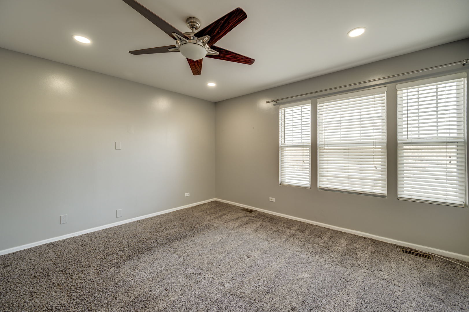 4055 Blackstone Drive Unit: 4055