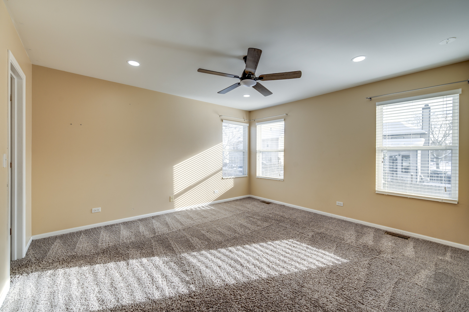 4055 Blackstone Drive Unit: 4055