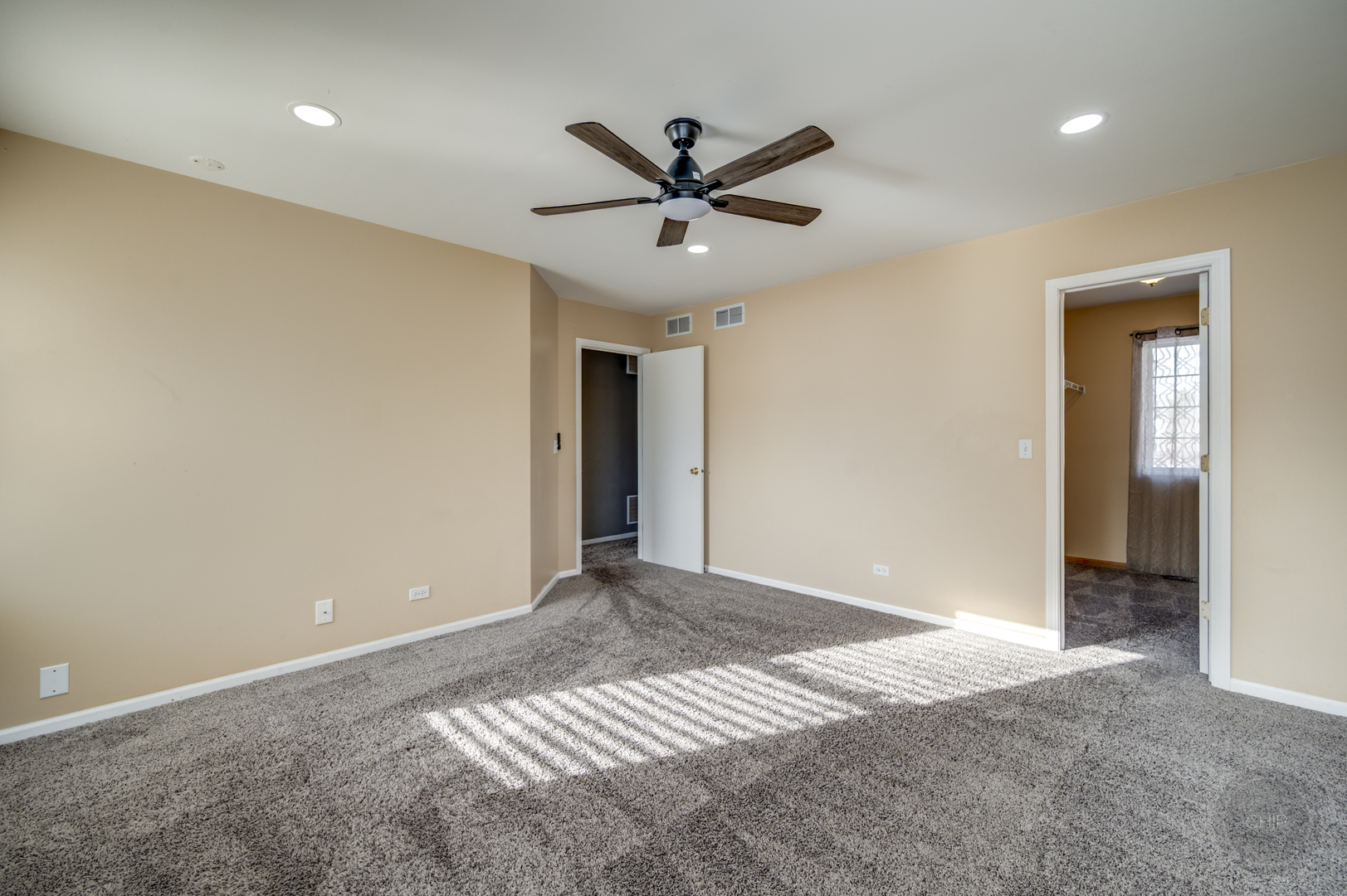 4055 Blackstone Drive Unit: 4055