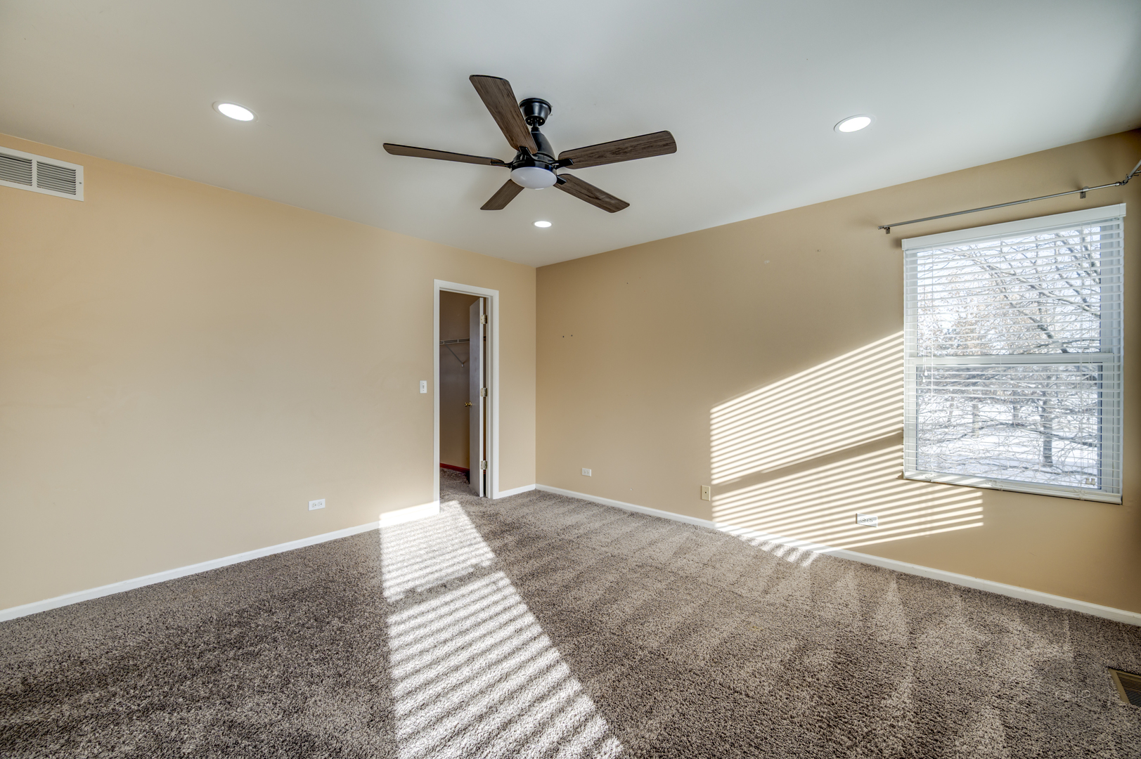 4055 Blackstone Drive Unit: 4055