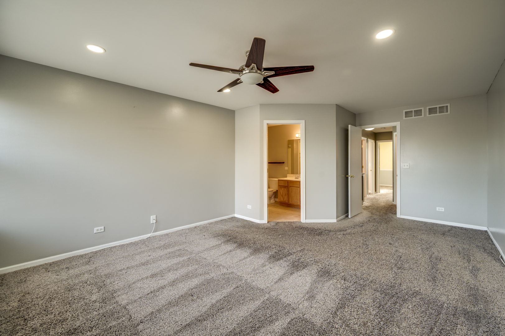 4055 Blackstone Drive Unit: 4055