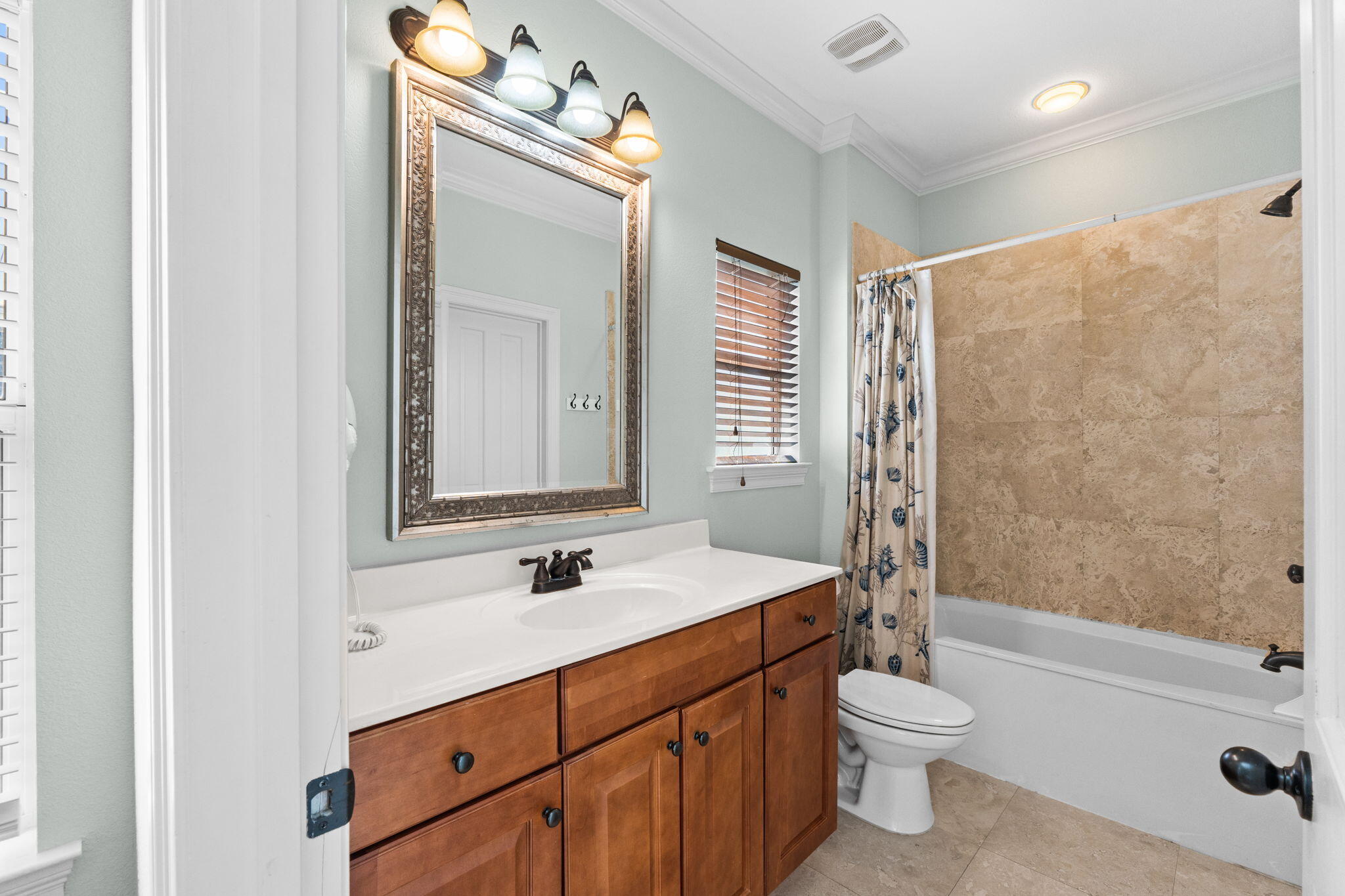 209 E Grand Key Loop