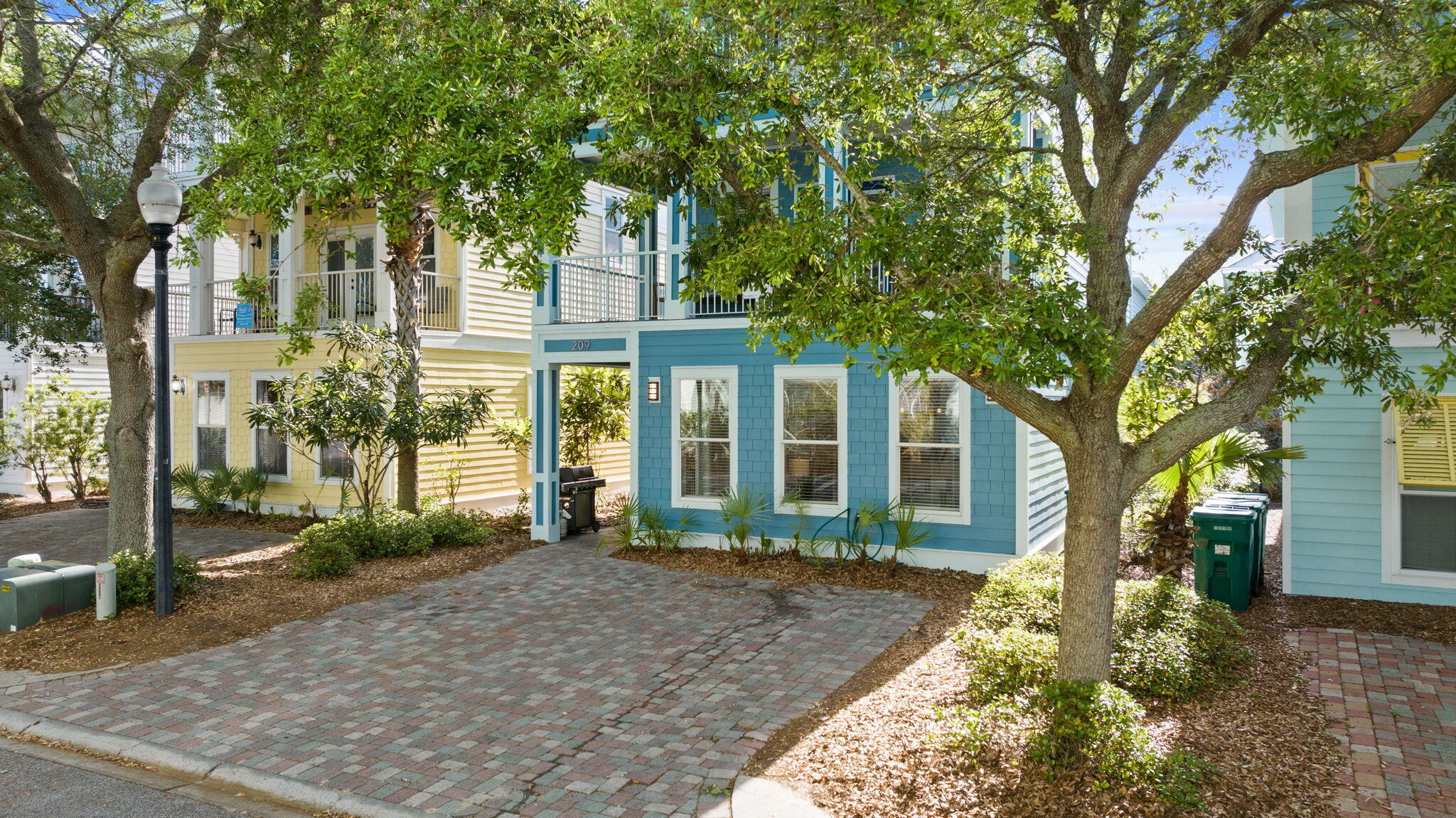 209 E Grand Key Loop