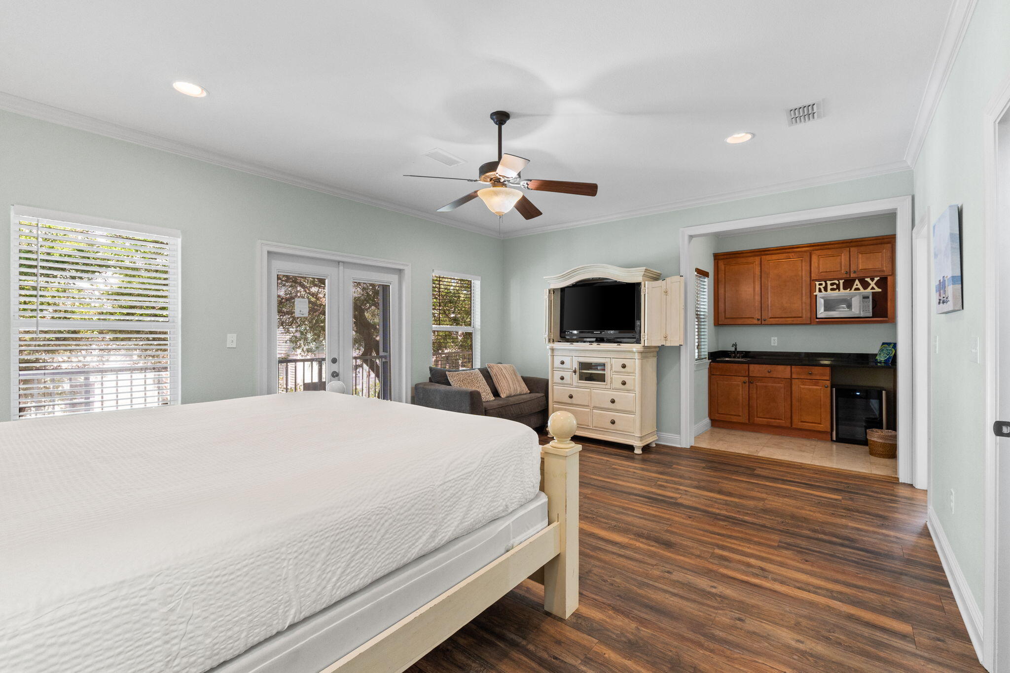 209 E Grand Key Loop