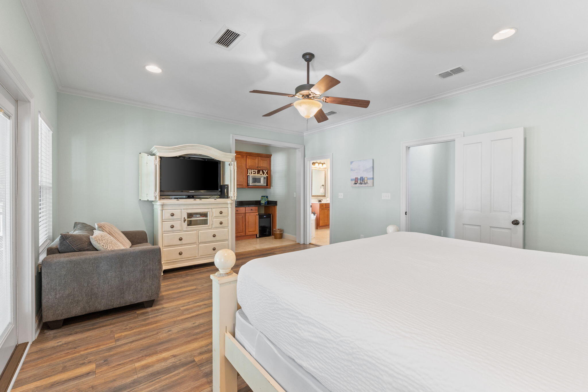 209 E Grand Key Loop