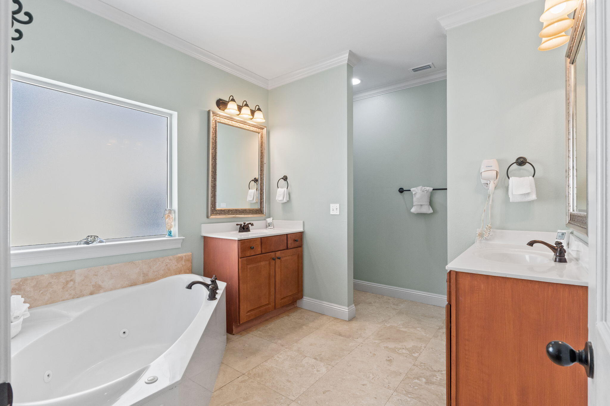 209 E Grand Key Loop