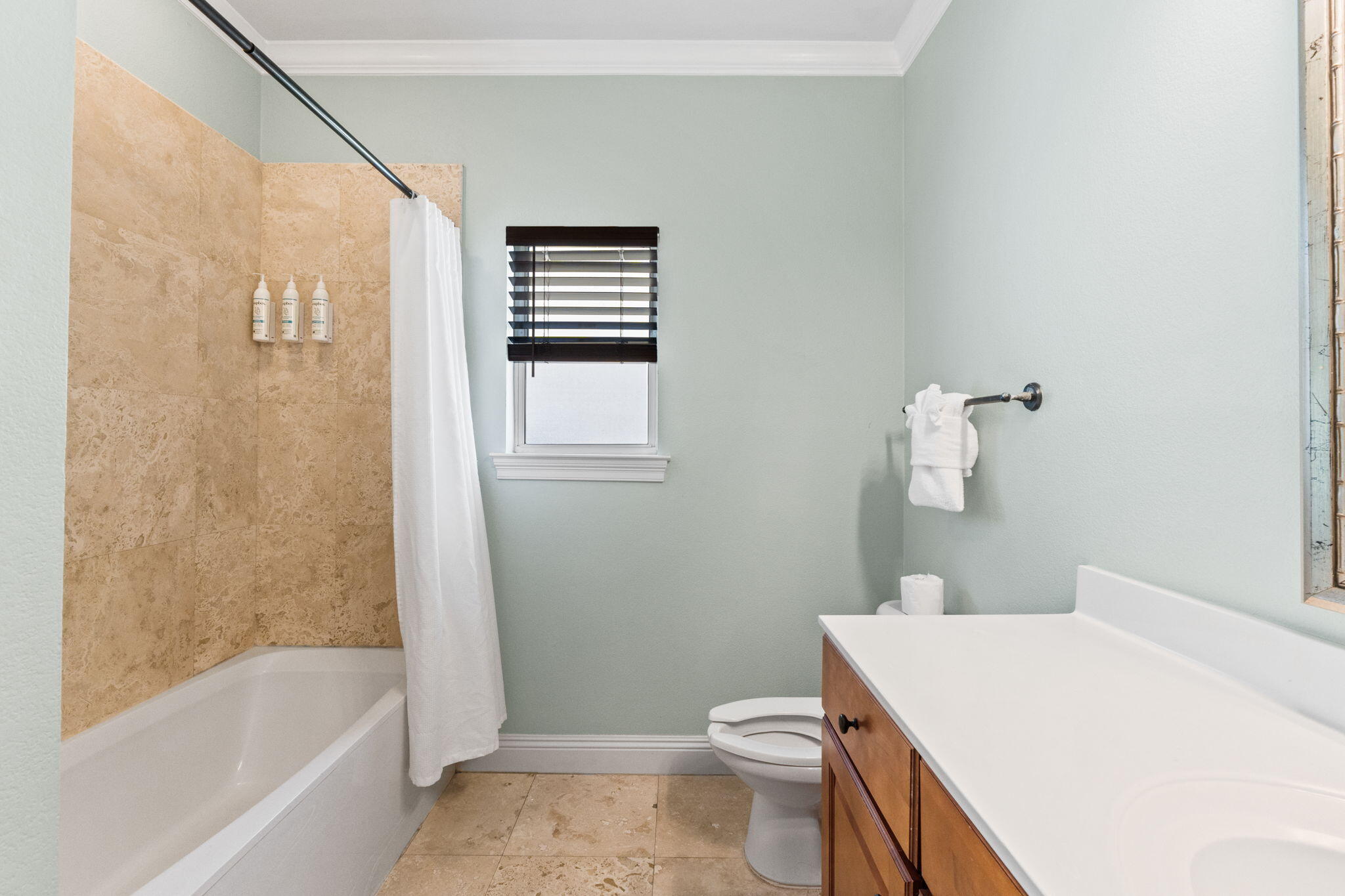 209 E Grand Key Loop