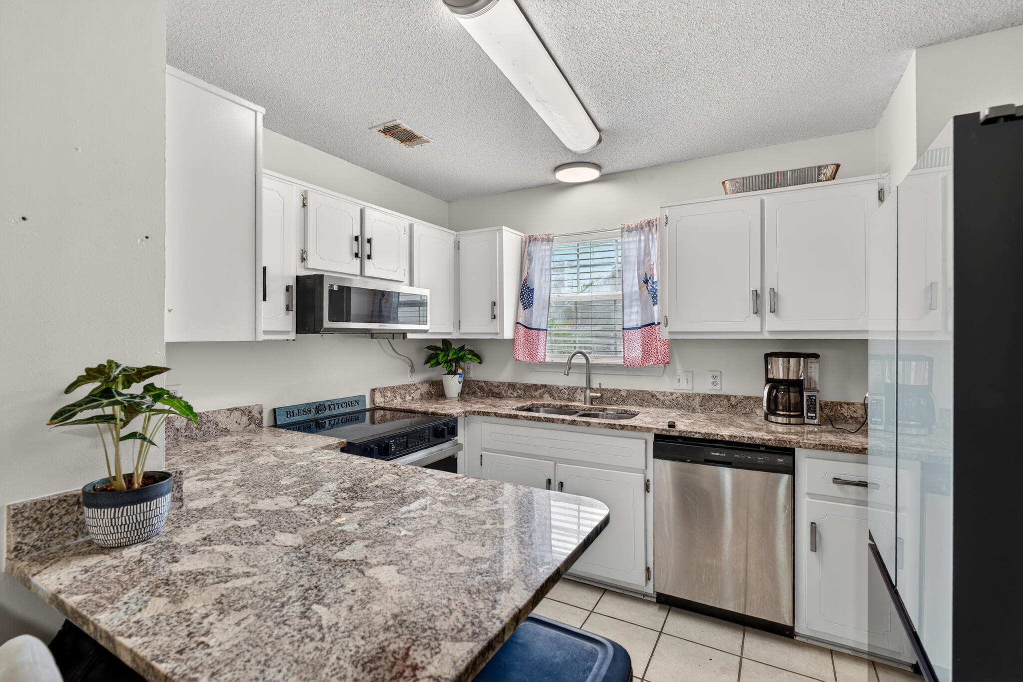 1220 Lexie Drive