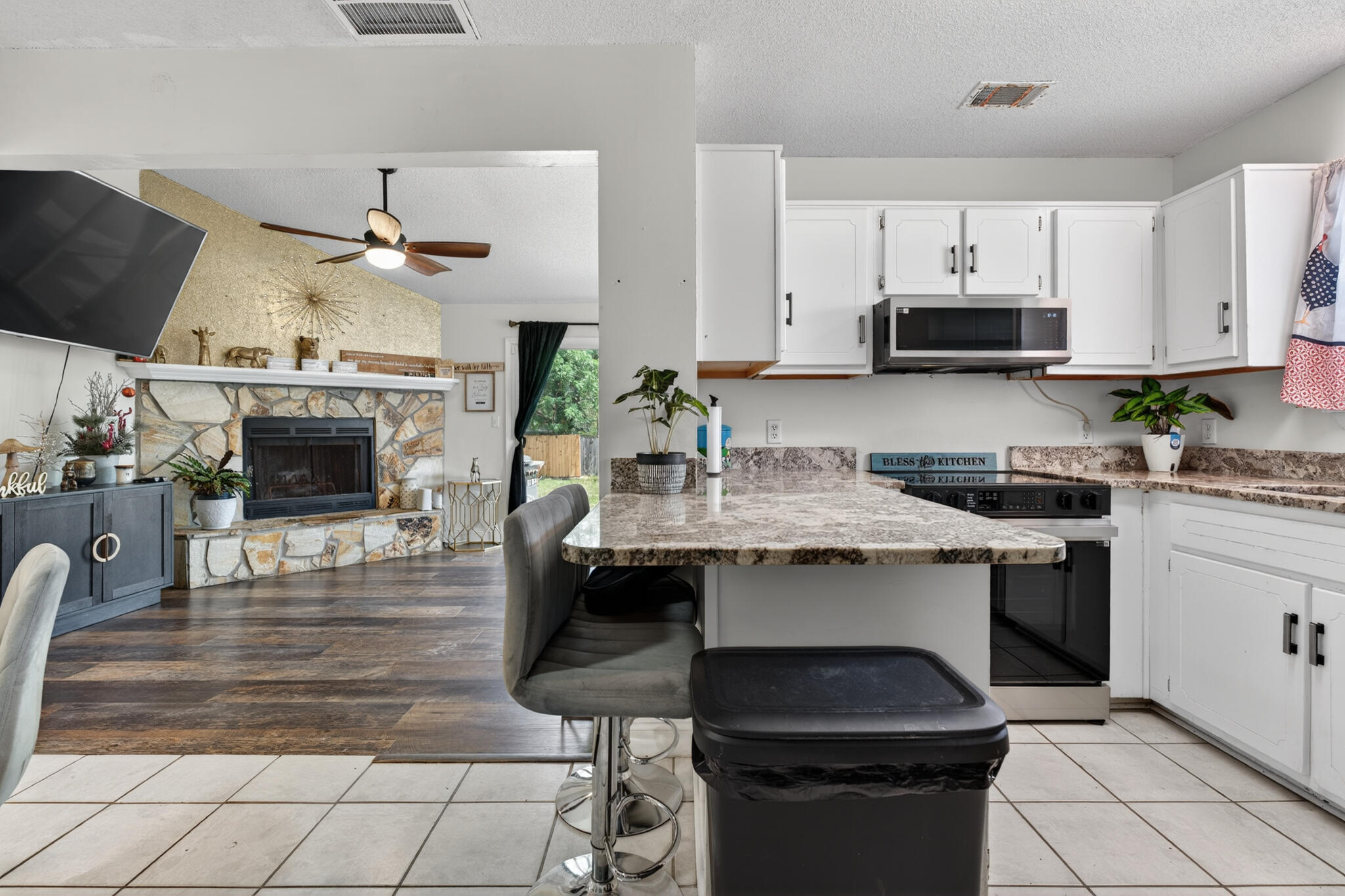 1220 Lexie Drive
