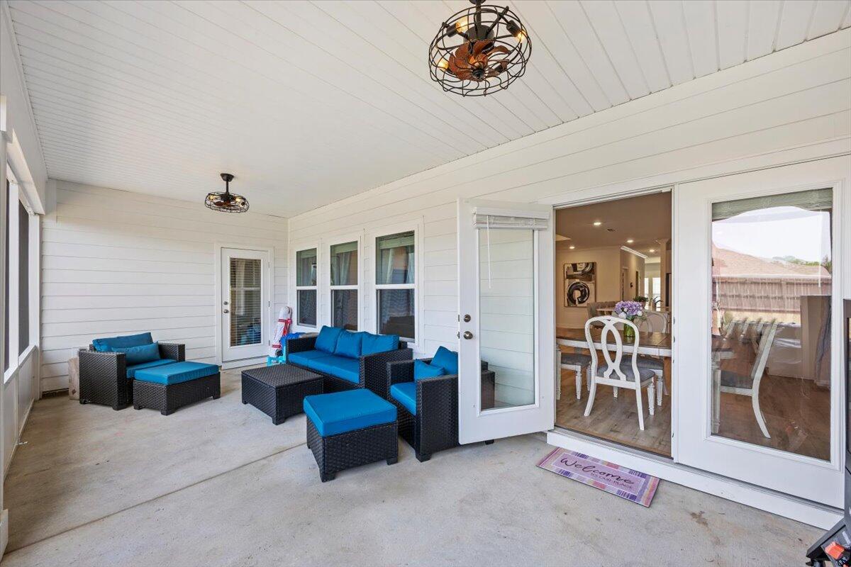 110 E Oak Trees Lane