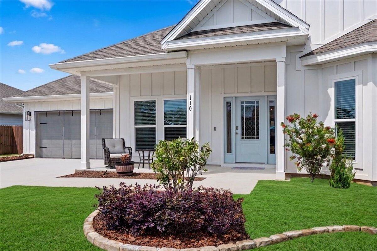110 E Oak Trees Lane