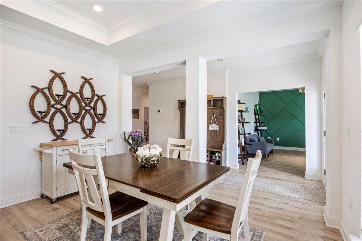 110 E Oak Trees Lane