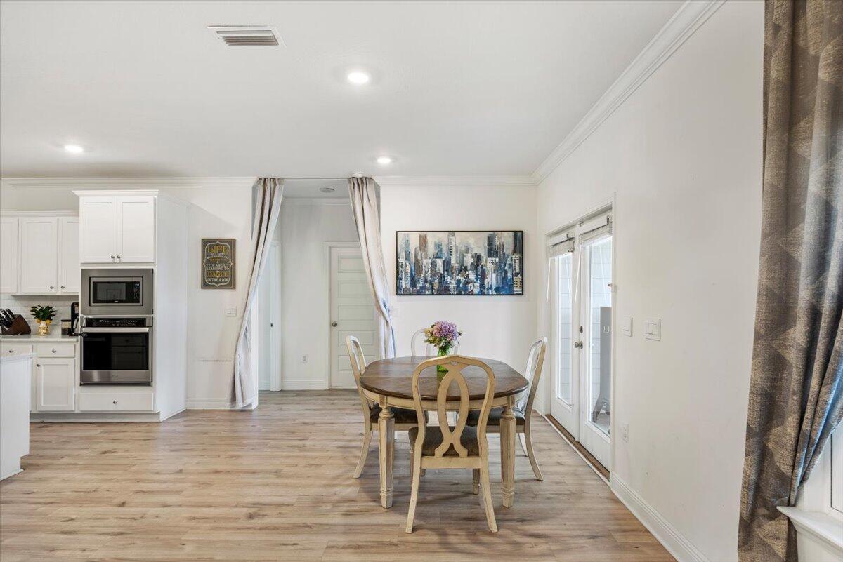 110 E Oak Trees Lane
