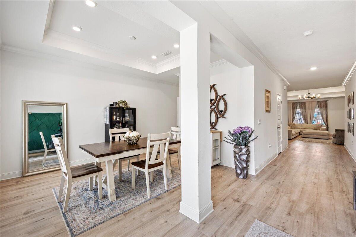 110 E Oak Trees Lane