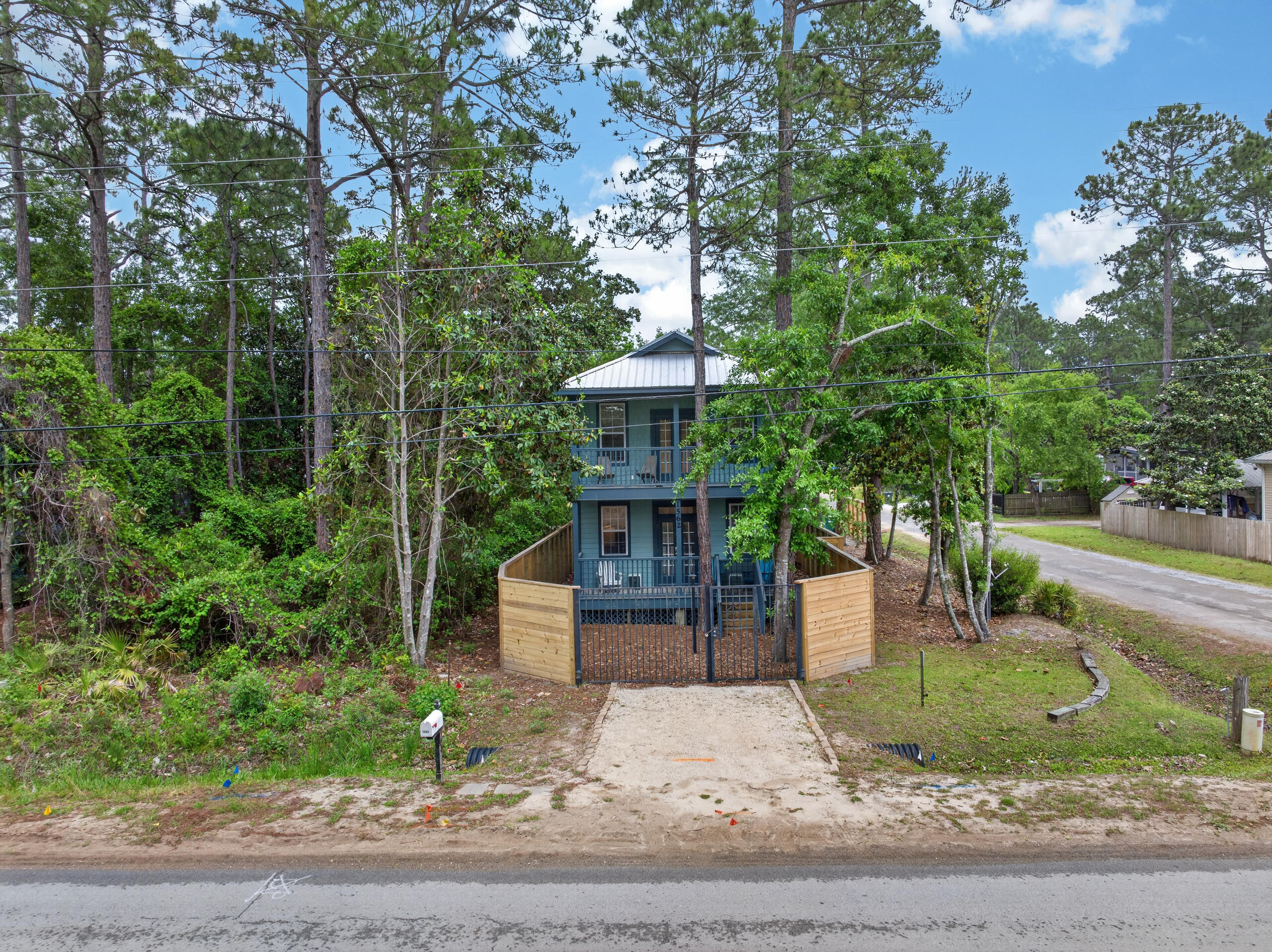 1562 N County Highway 393