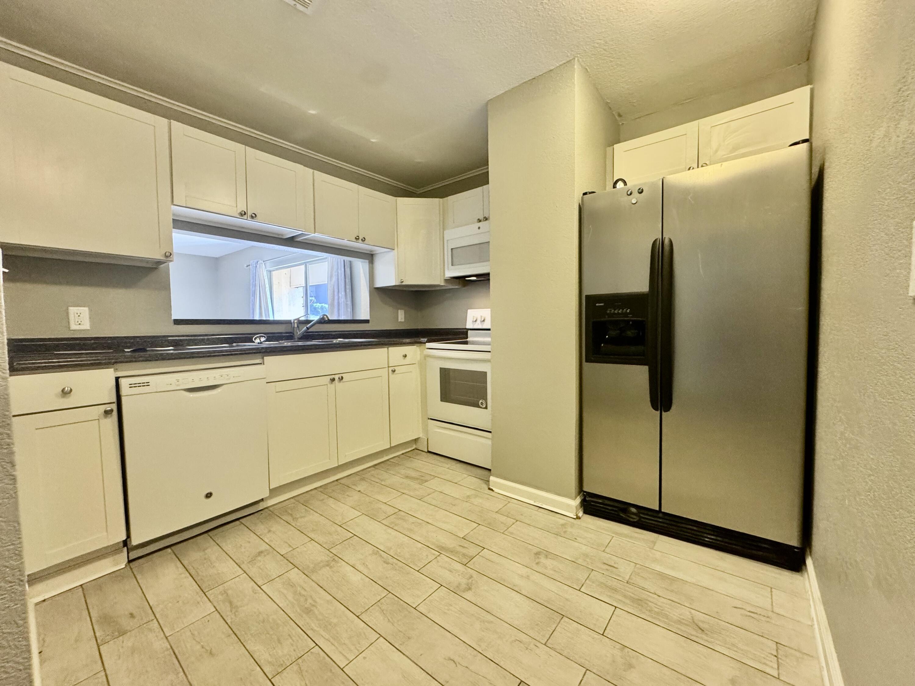 401 NW Marshall Court 2