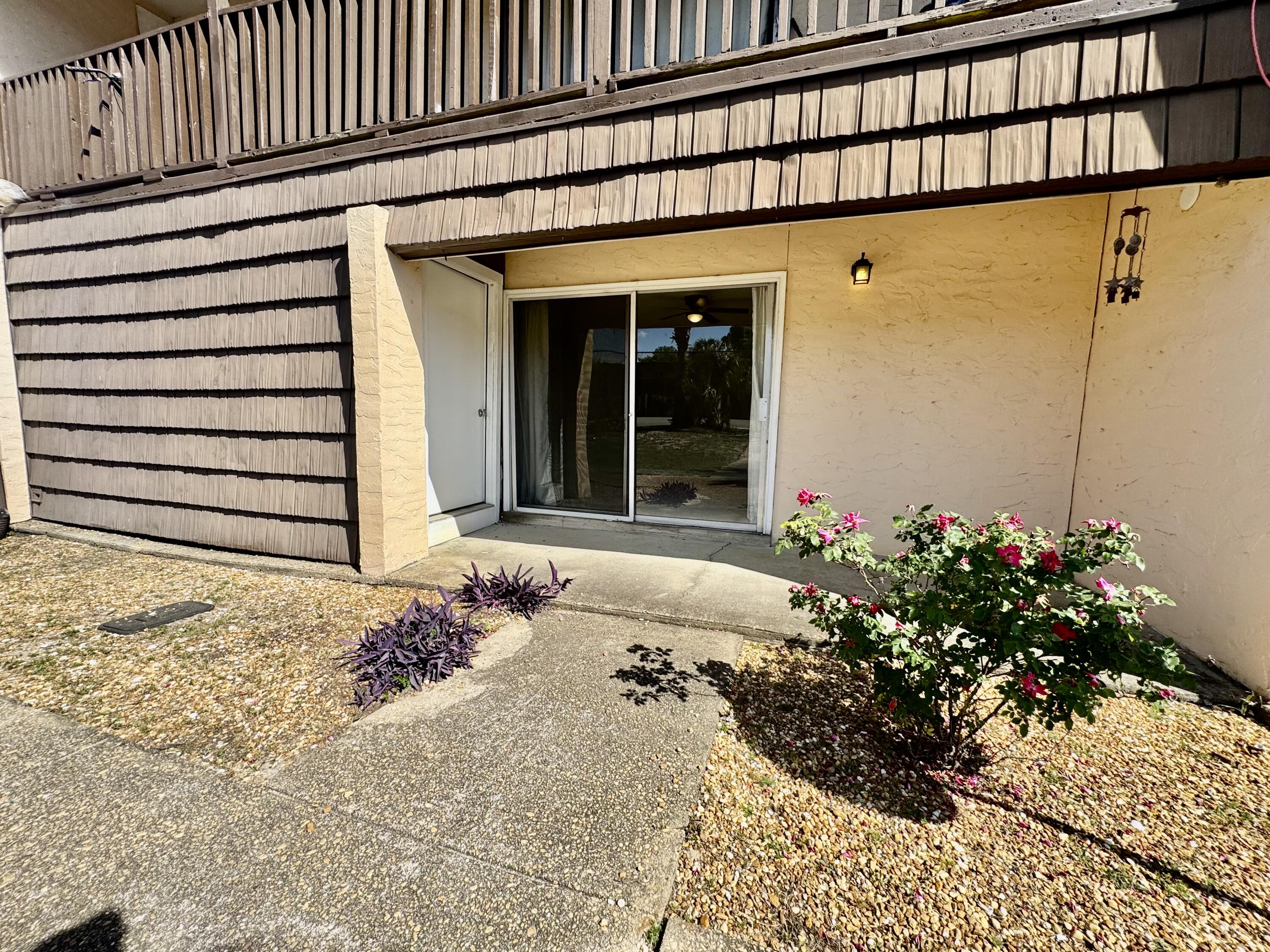 401 NW Marshall Court 2