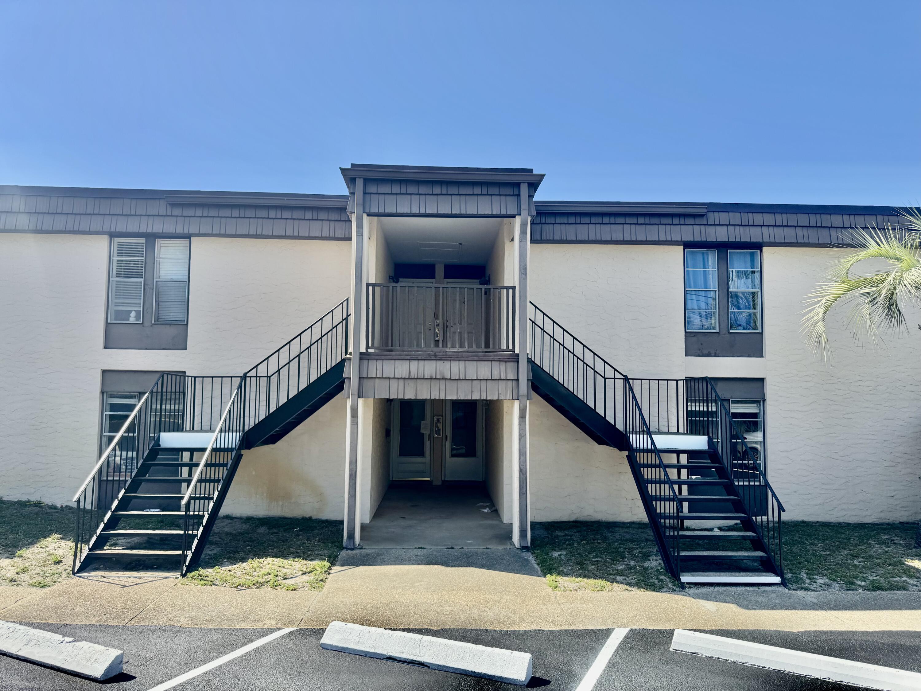 401 NW Marshall Court 2