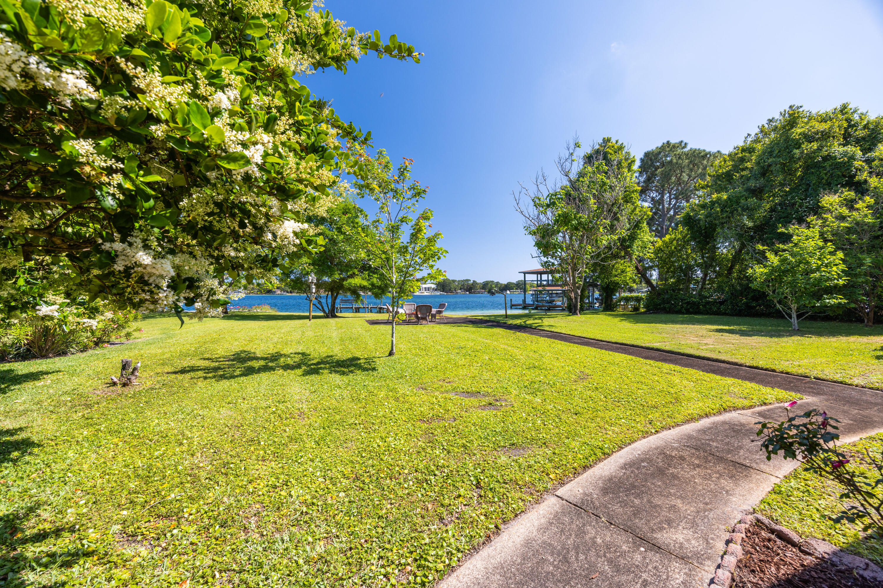 239 Beachview Drive