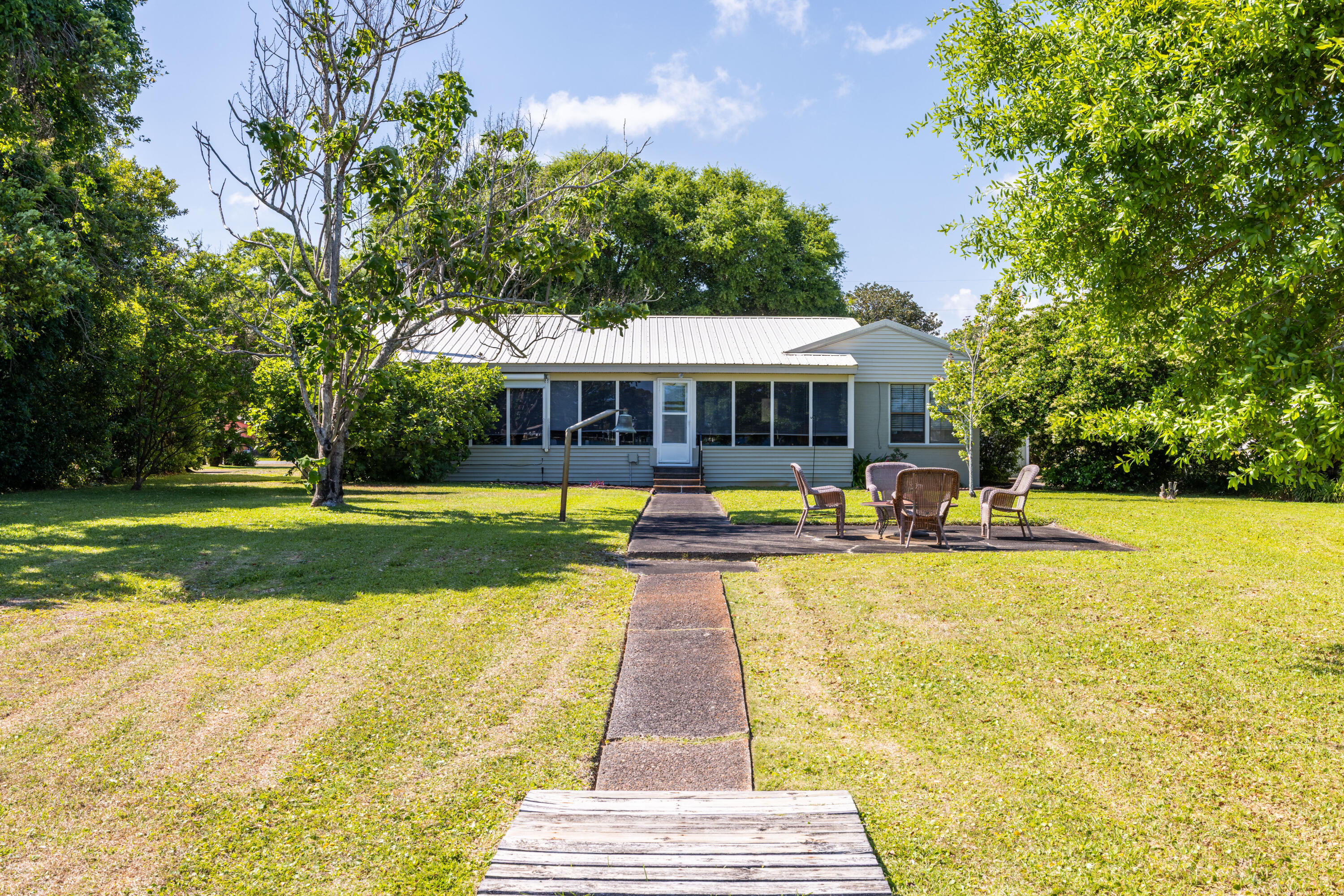 239 Beachview Drive