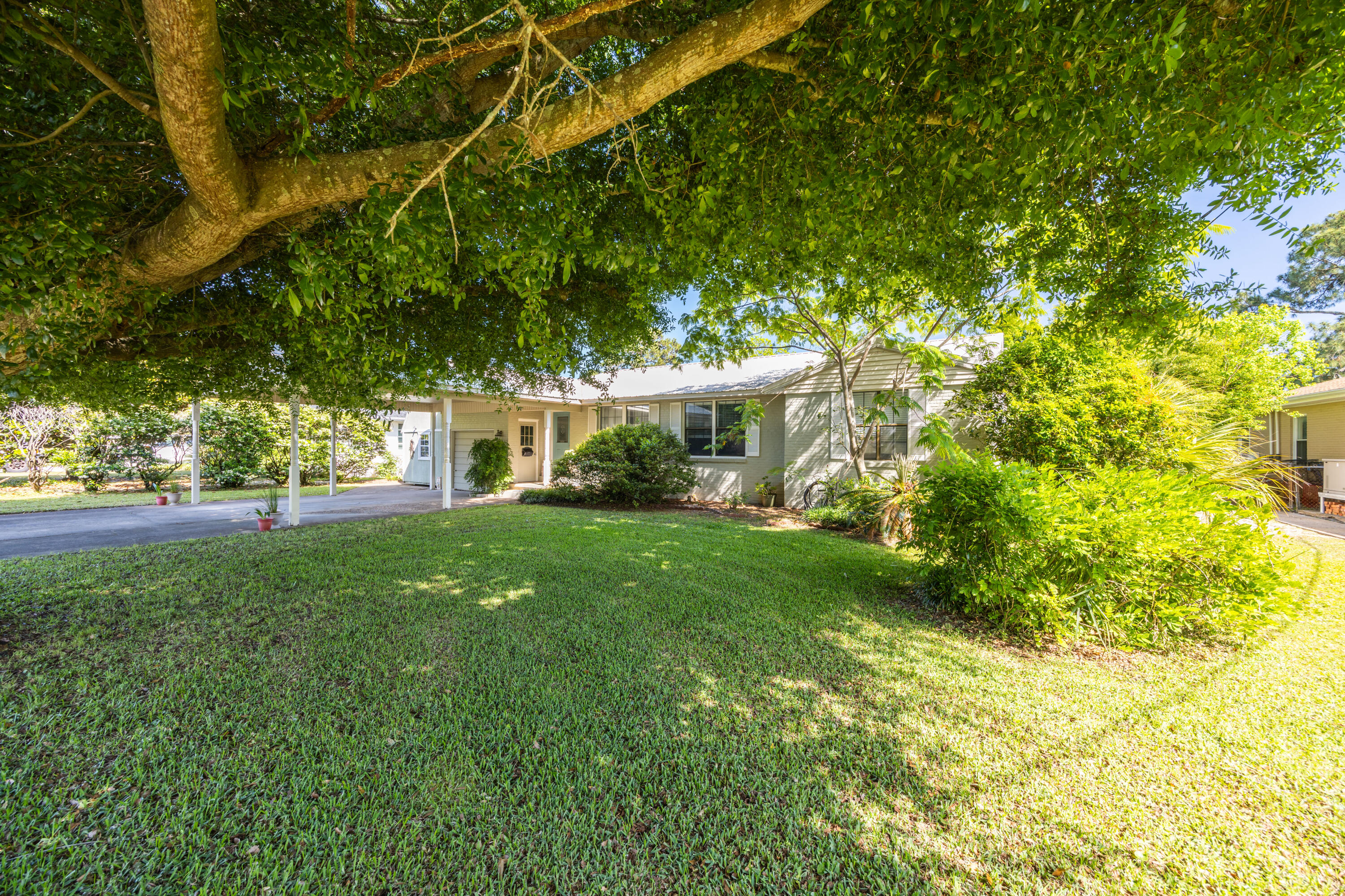 239 Beachview Drive