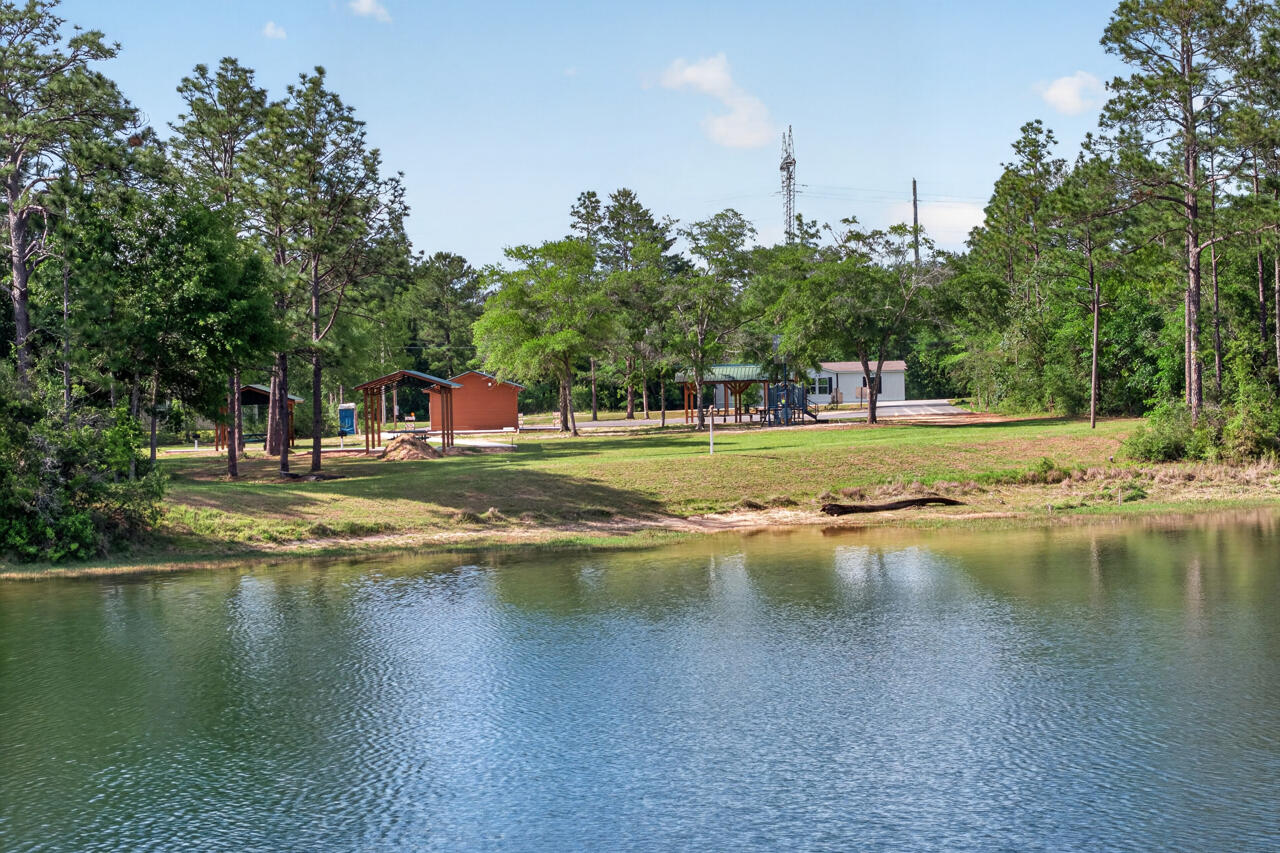 158 W Violet Lane, DeFuniak Springs