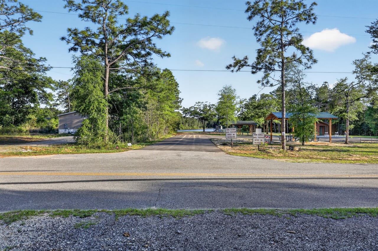 158 W Violet Lane, DeFuniak Springs