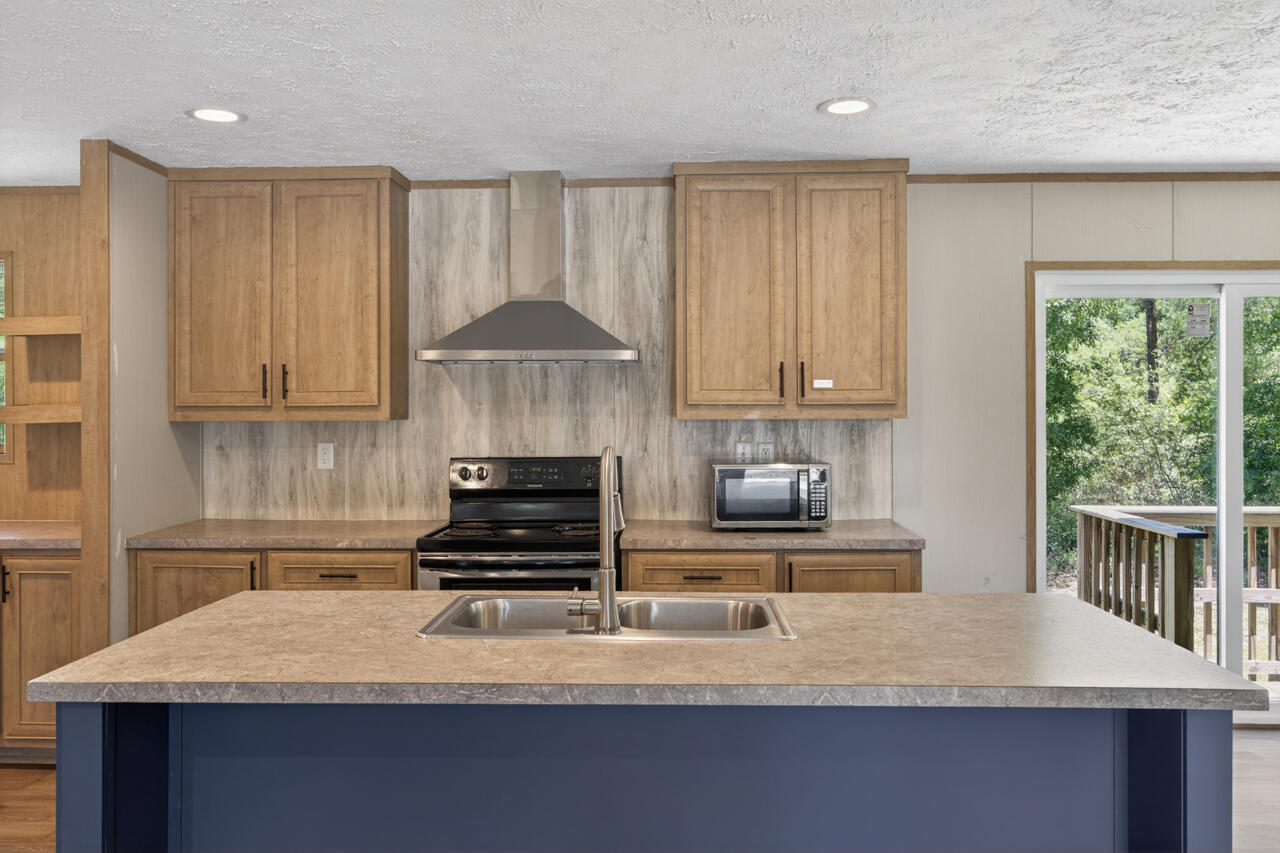 158 W Violet Lane, DeFuniak Springs