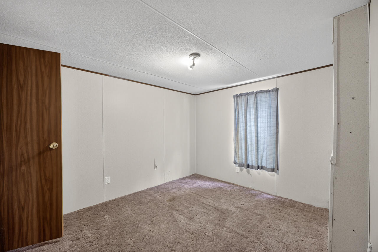 1037 Everglade Drive