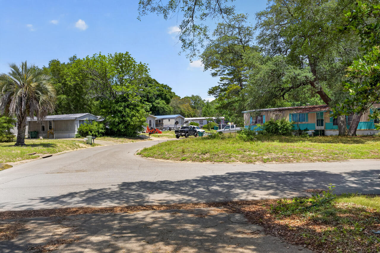 1037 Everglade Drive