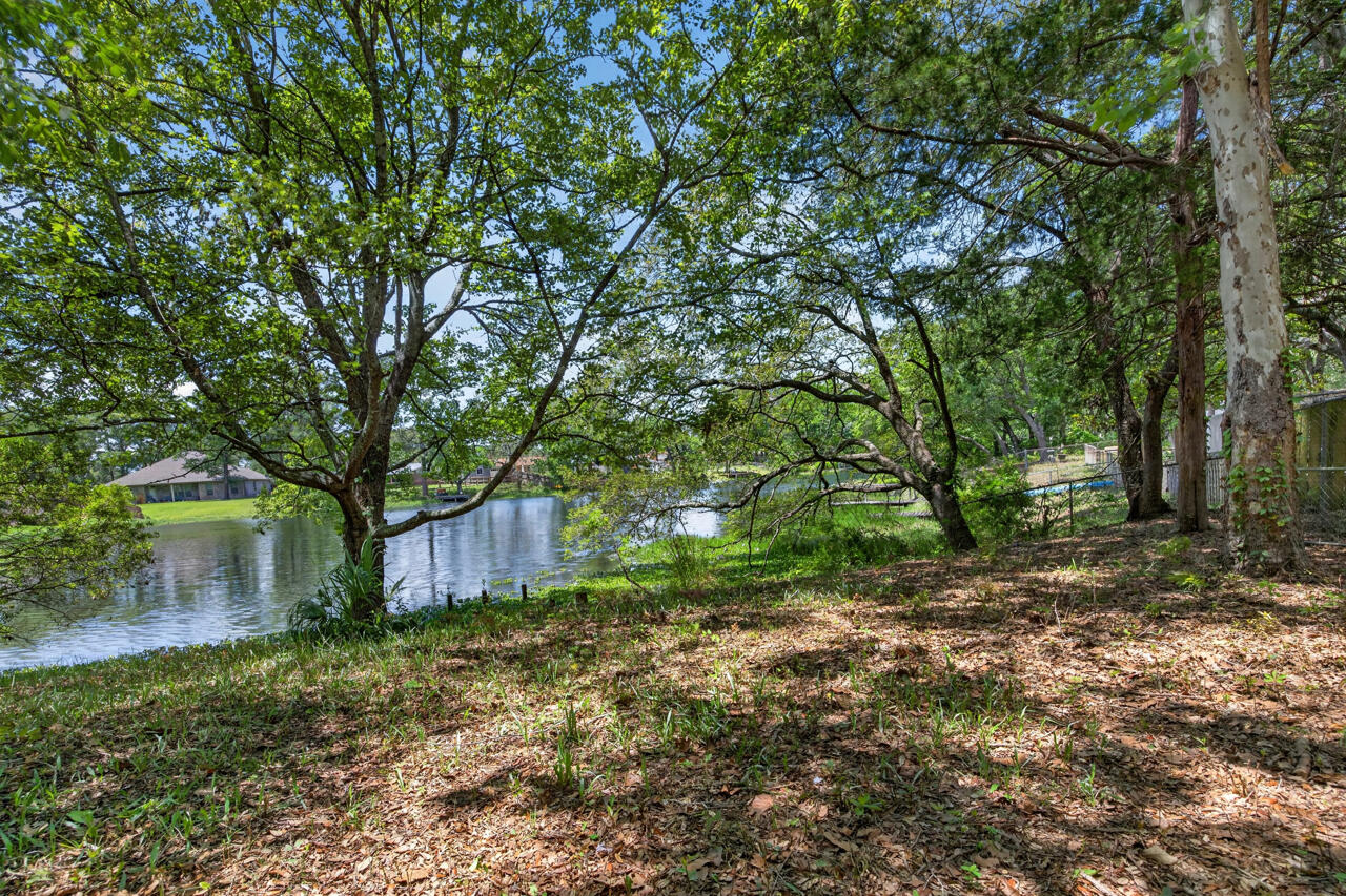 1037 Everglade Drive