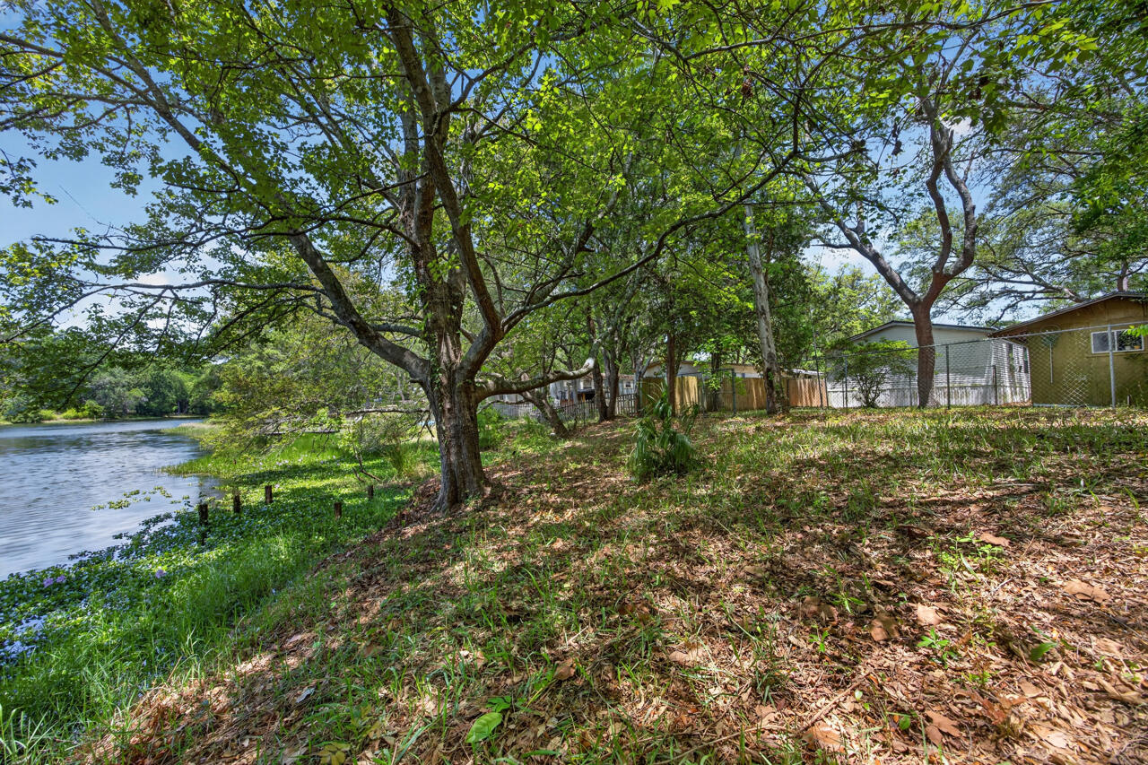 1037 Everglade Drive