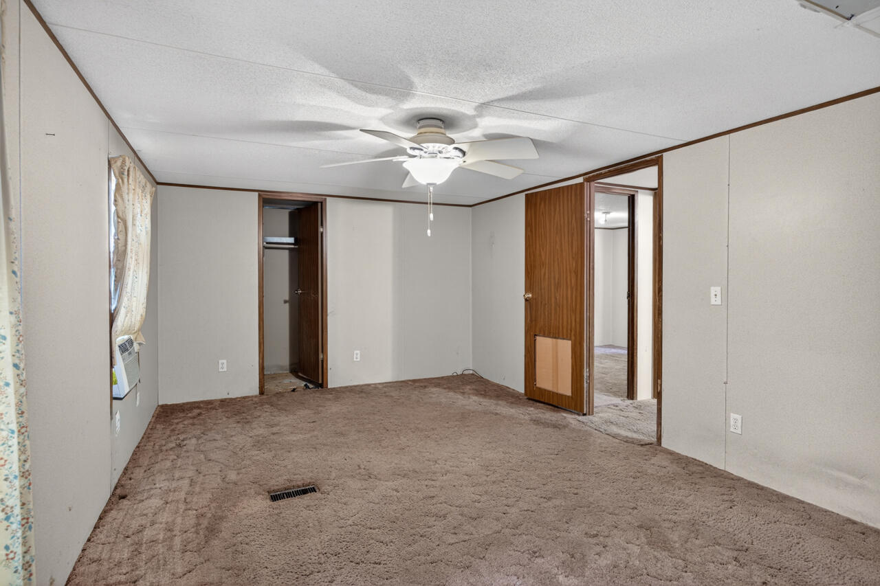 1037 Everglade Drive