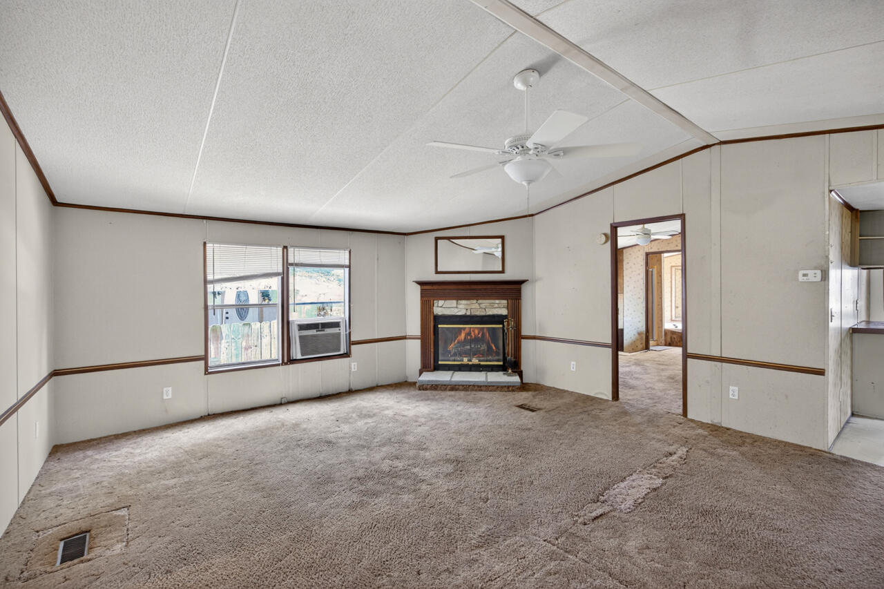 1037 Everglade Drive
