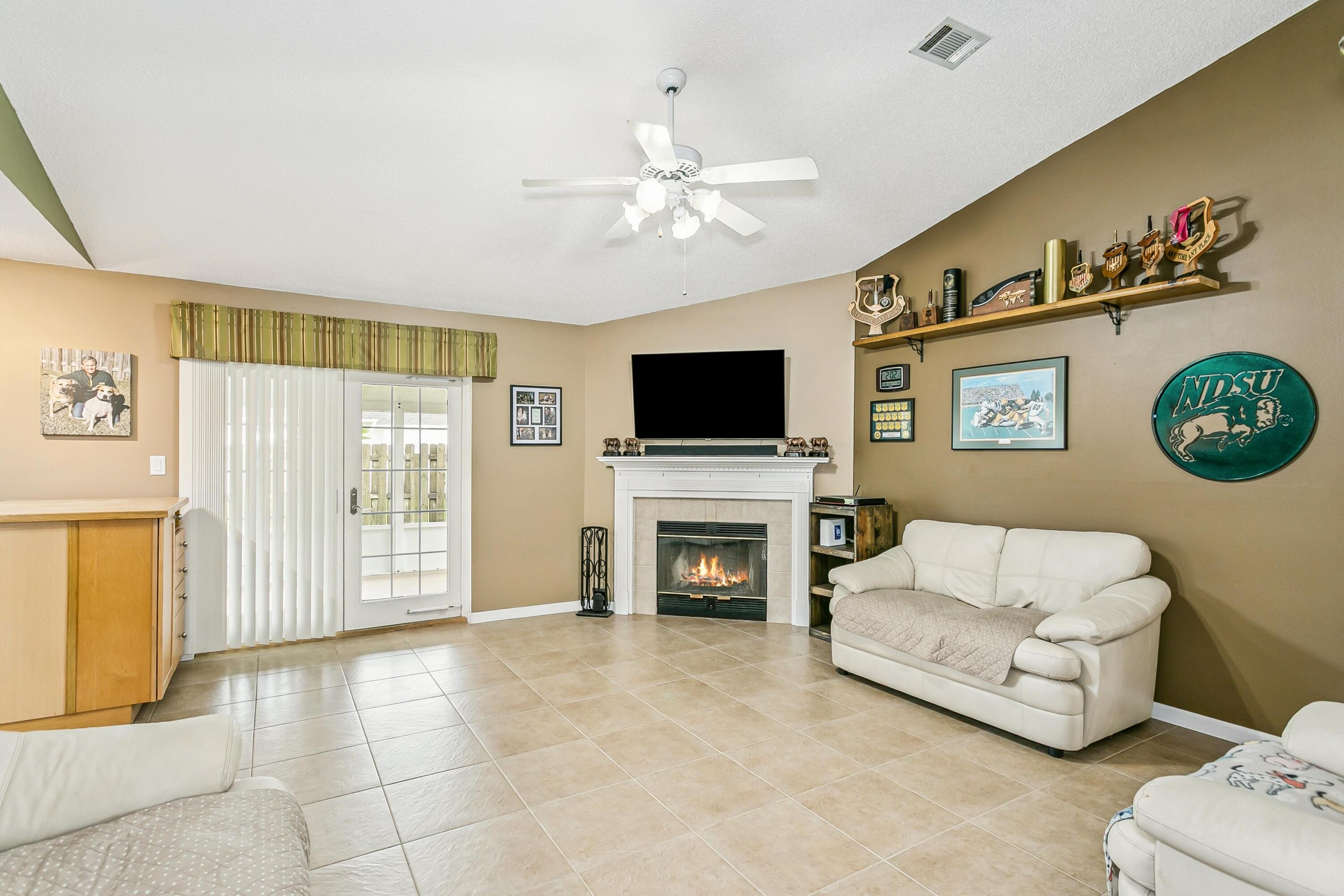 2201 Wedgewood Court