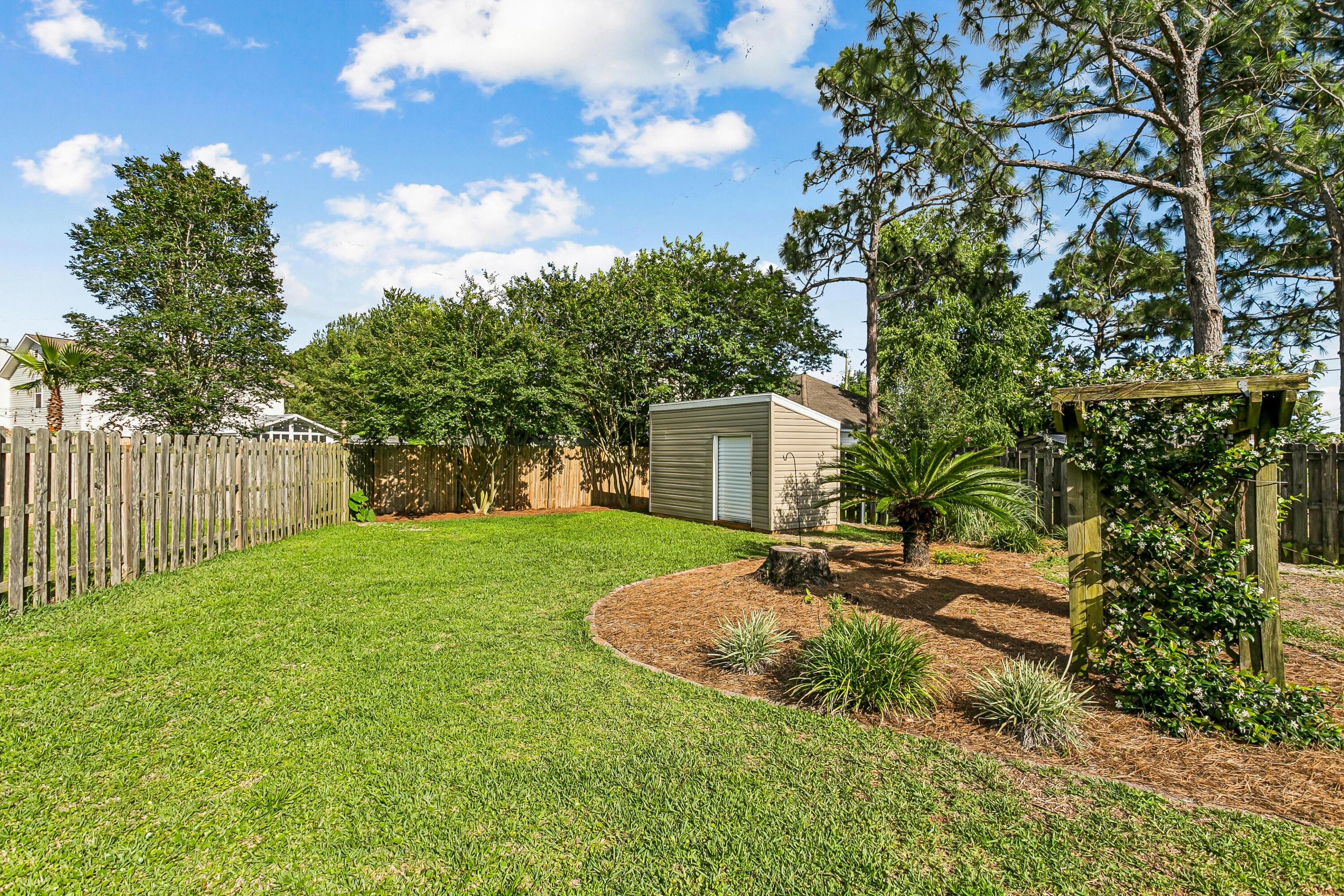 2201 Wedgewood Court