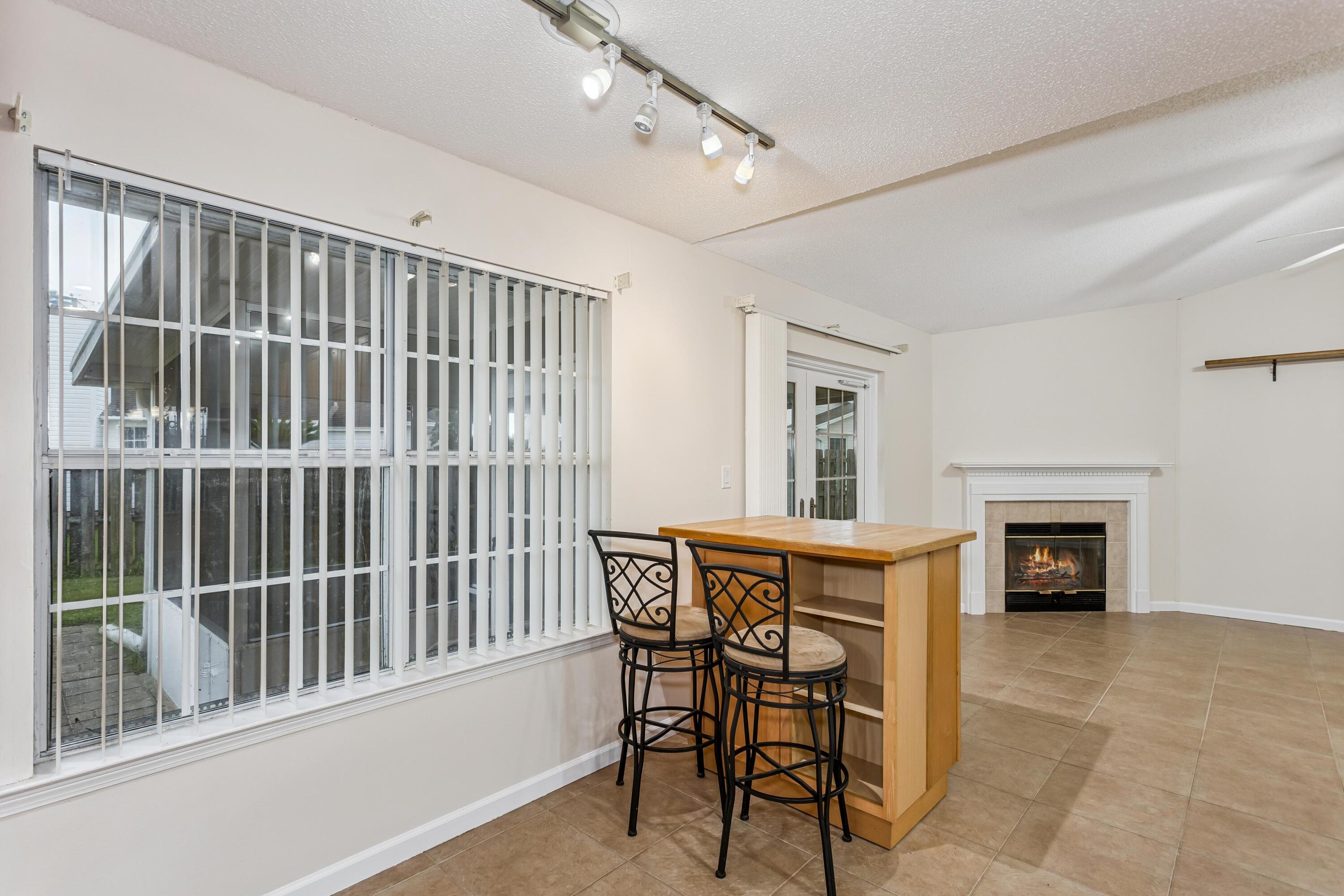 2201 Wedgewood Court