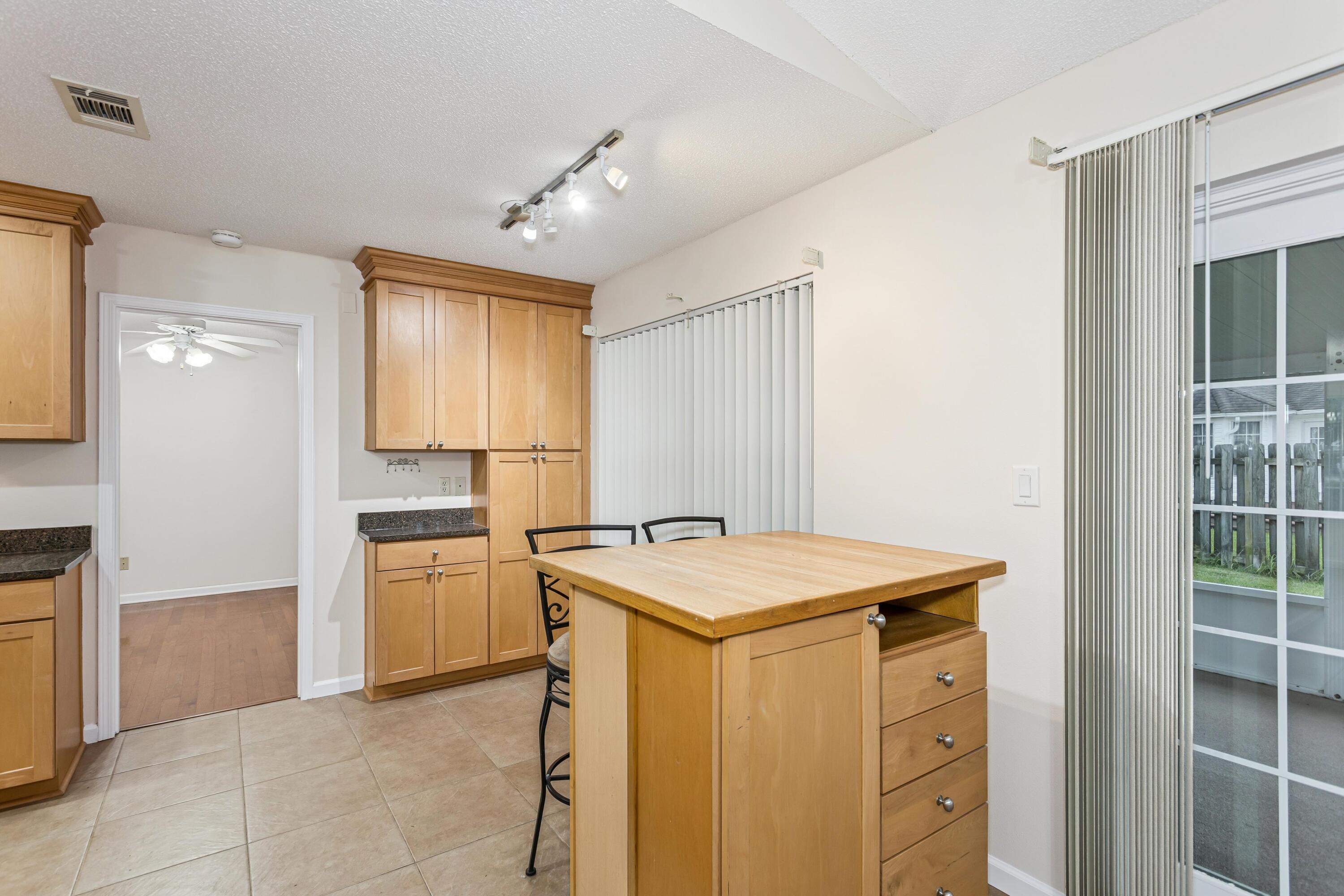2201 Wedgewood Court