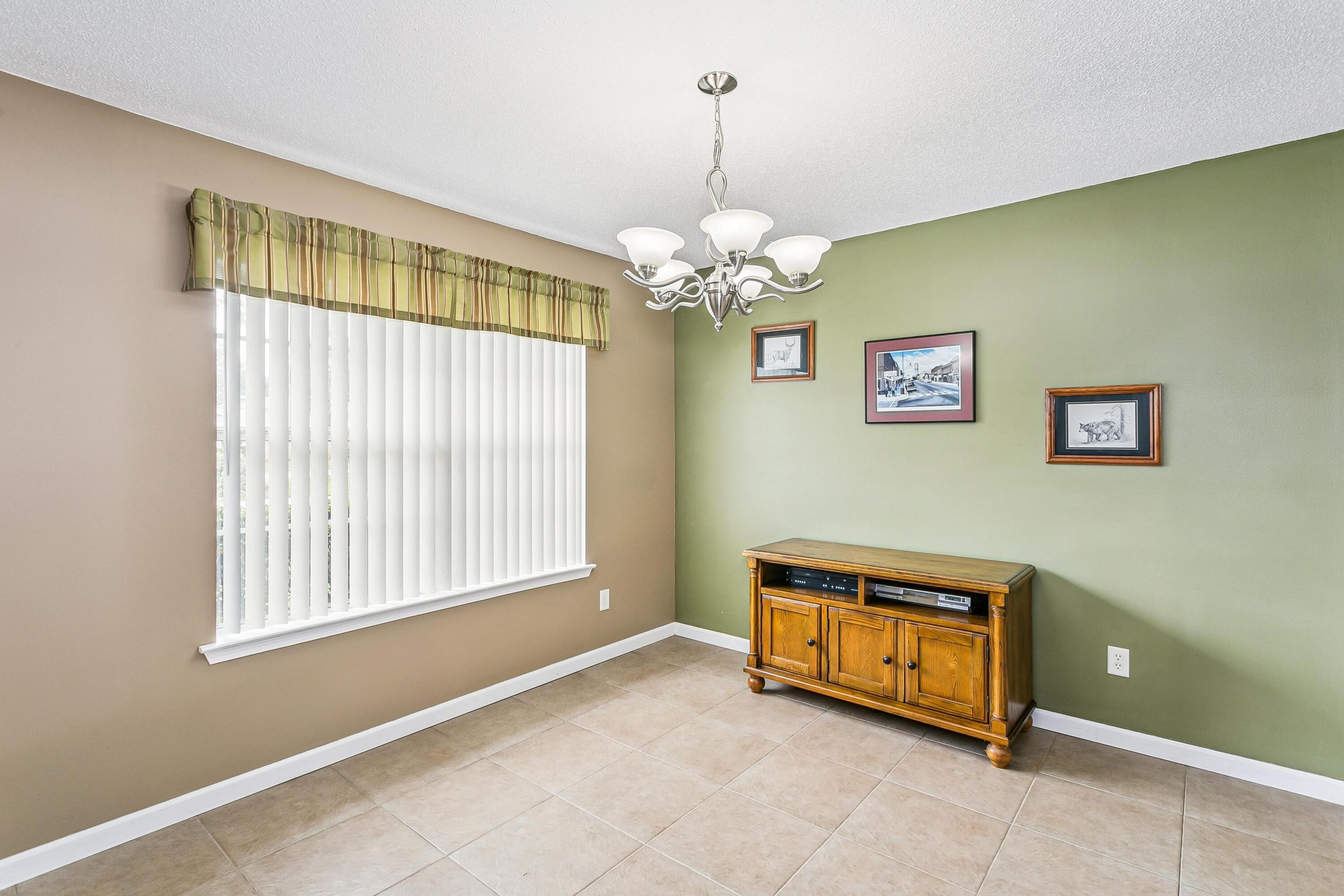 2201 Wedgewood Court