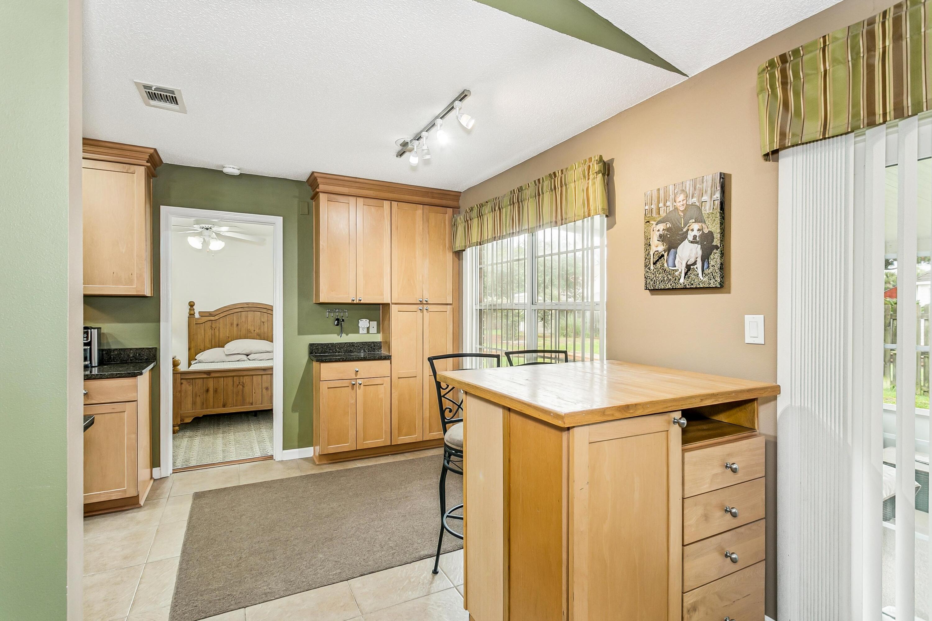 2201 Wedgewood Court