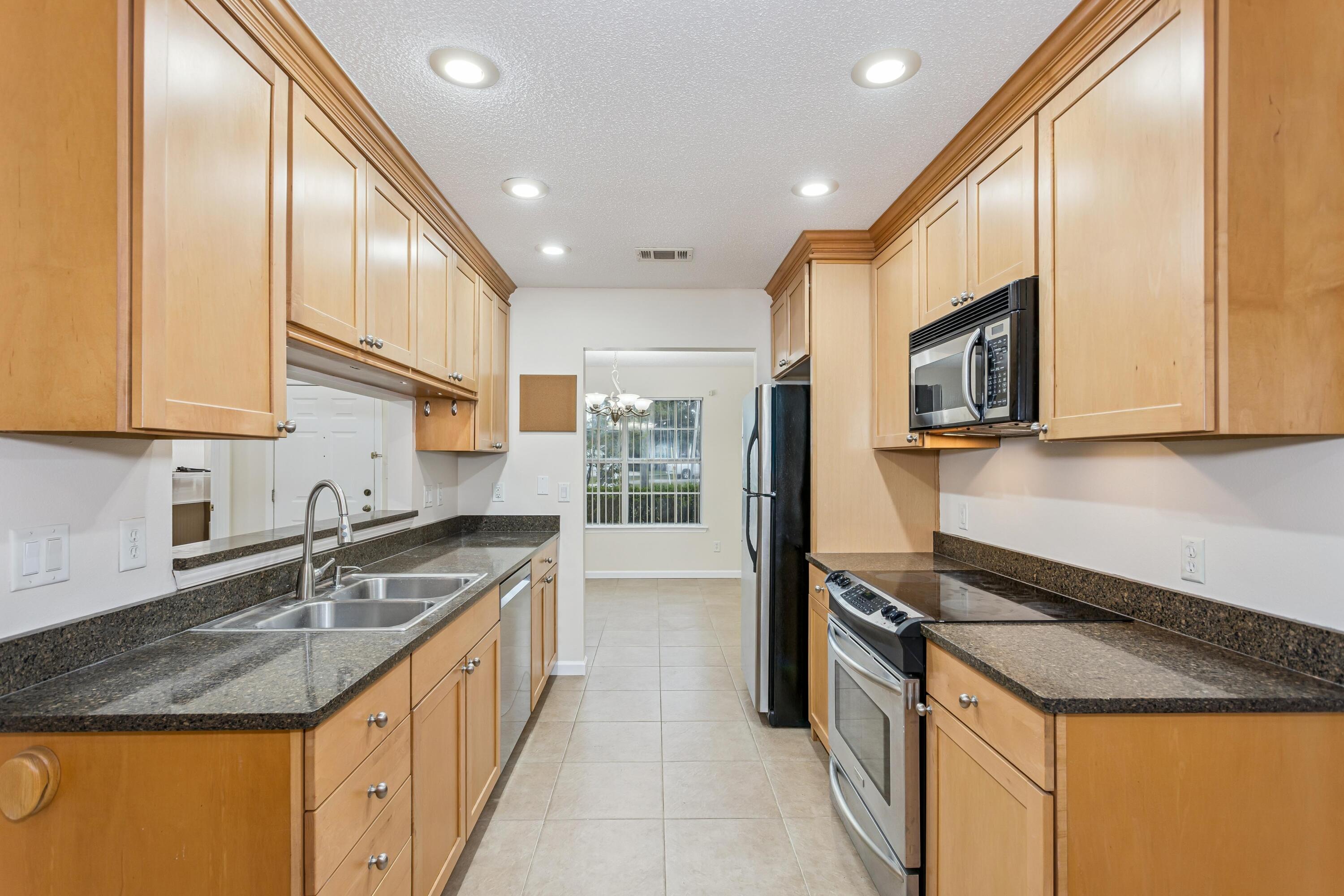 2201 Wedgewood Court