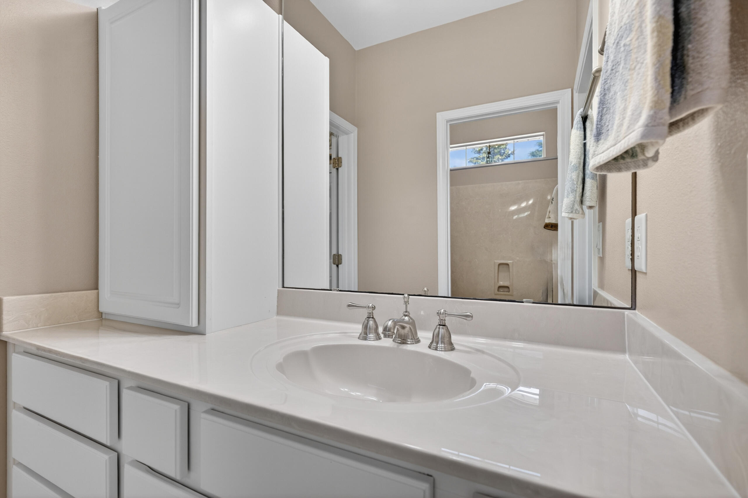 4242 Bobcat Cove