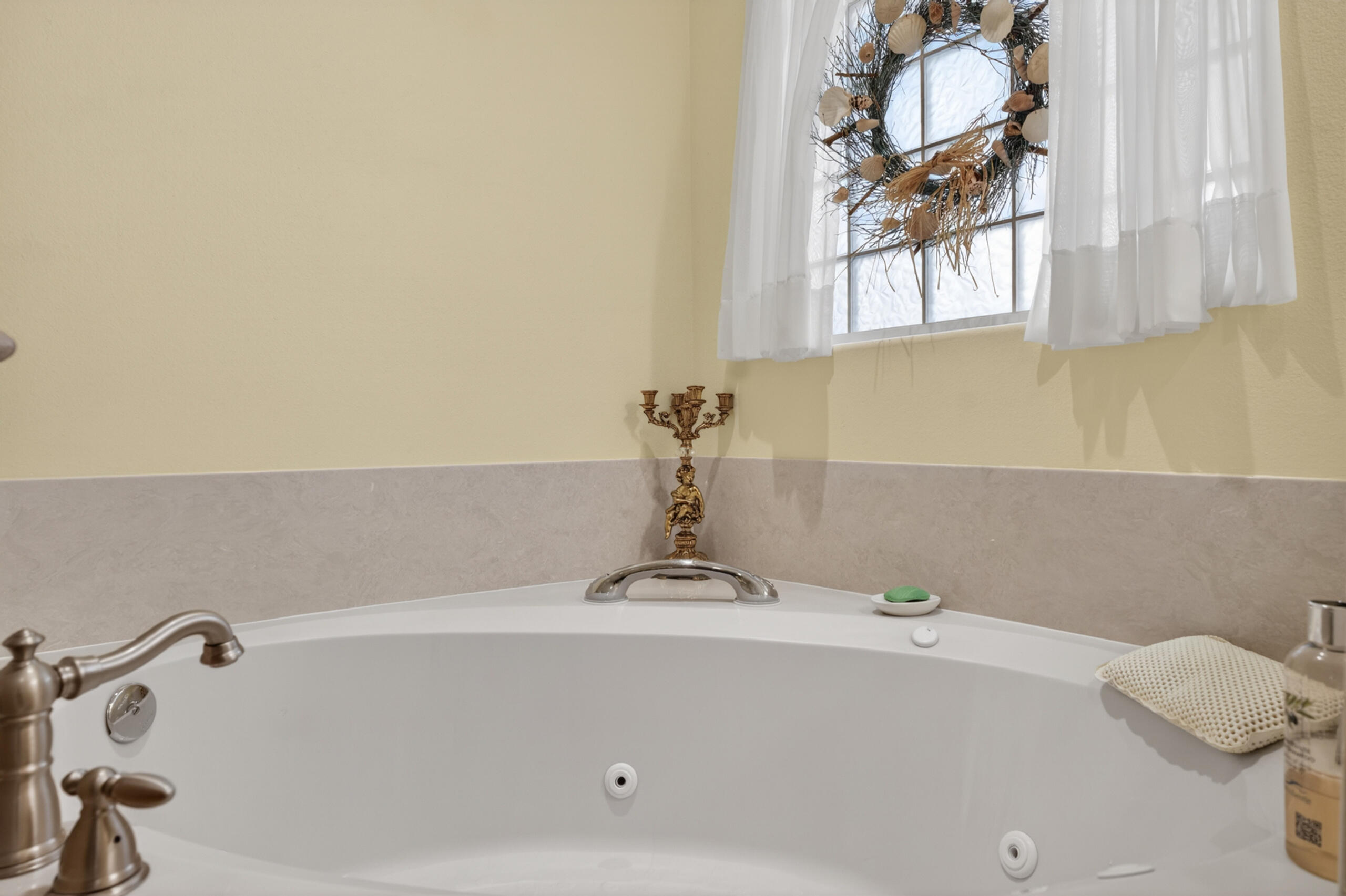4242 Bobcat Cove