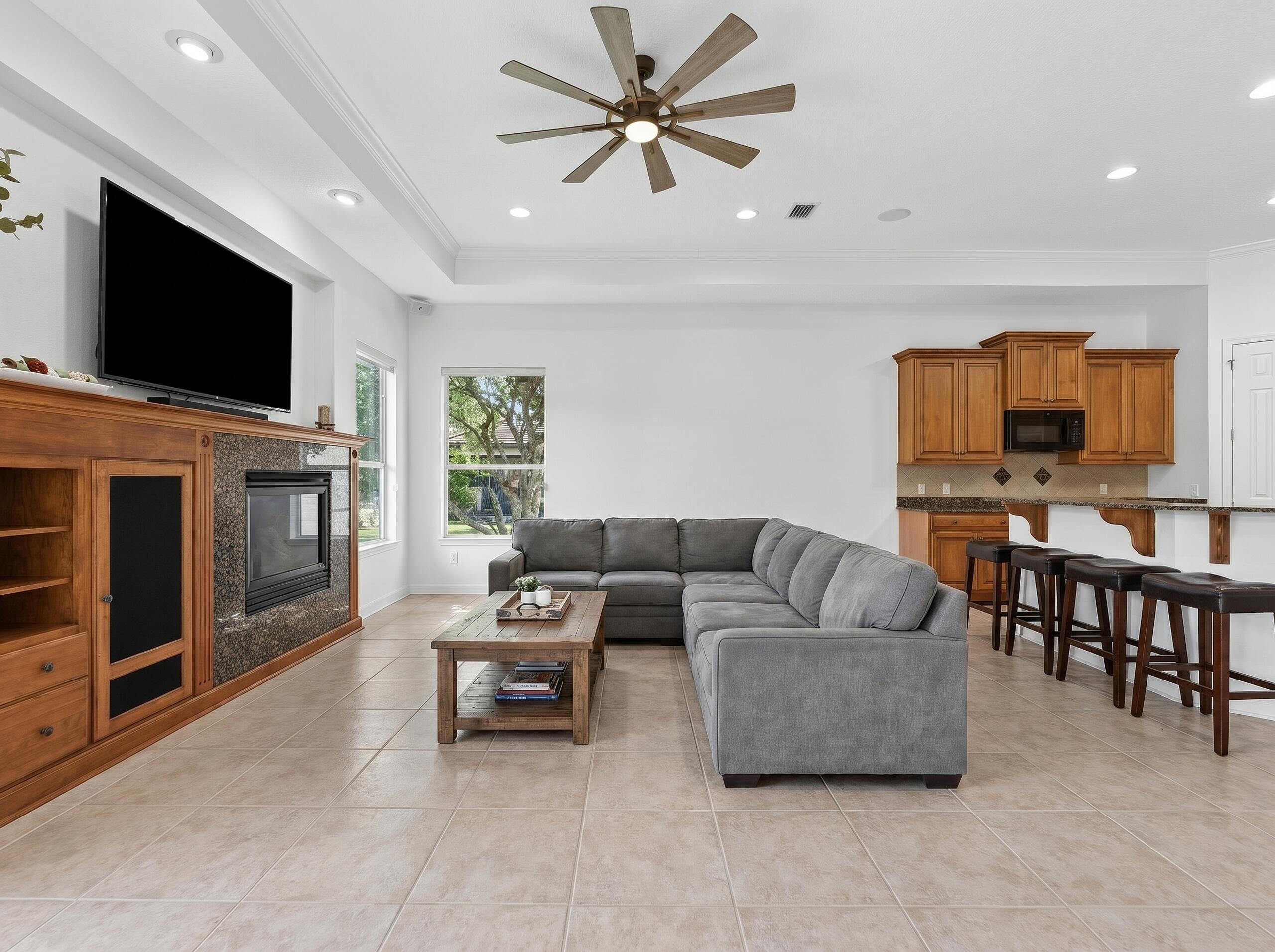 4318 Carriage Lane