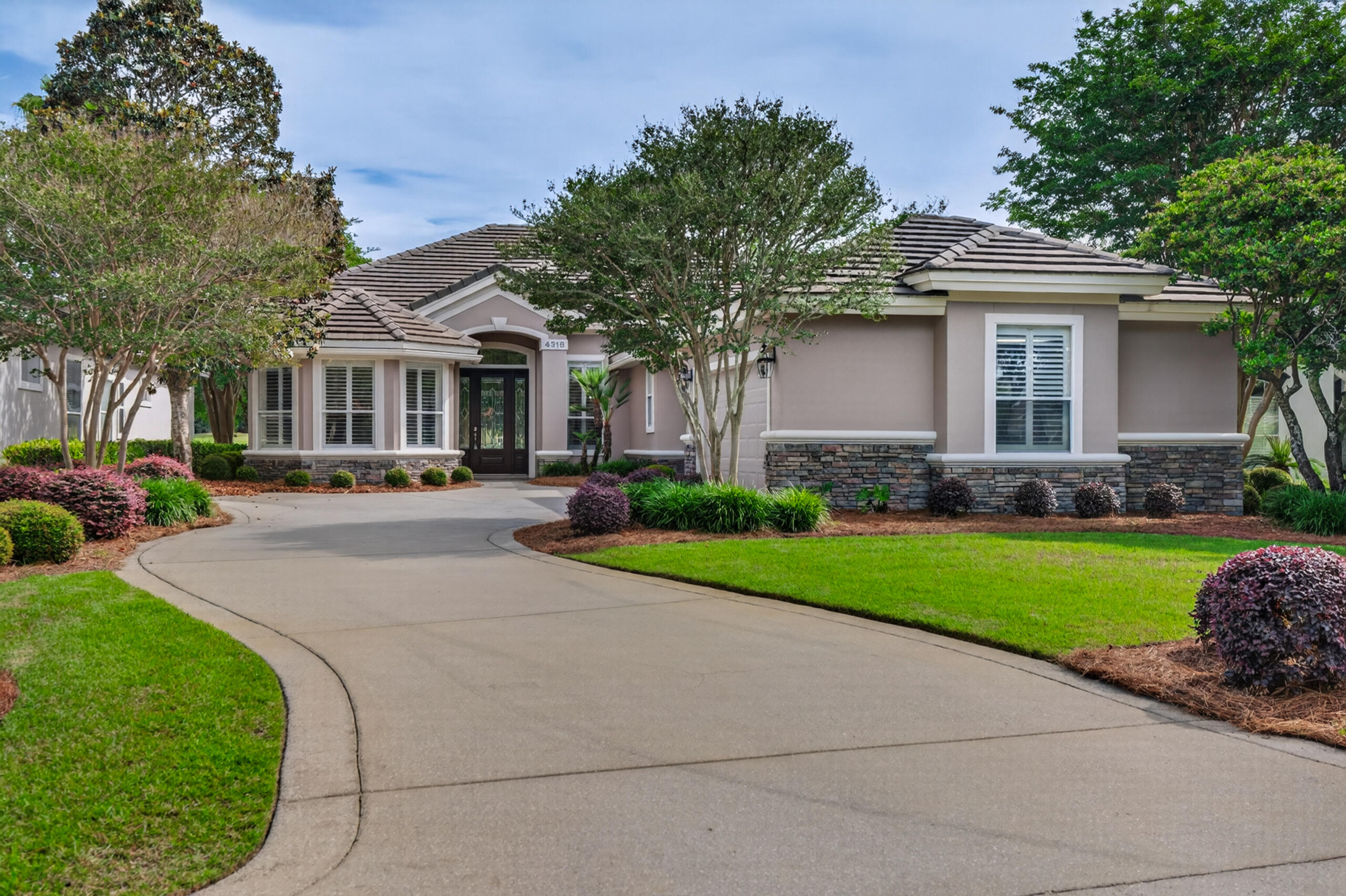 4318 Carriage Lane